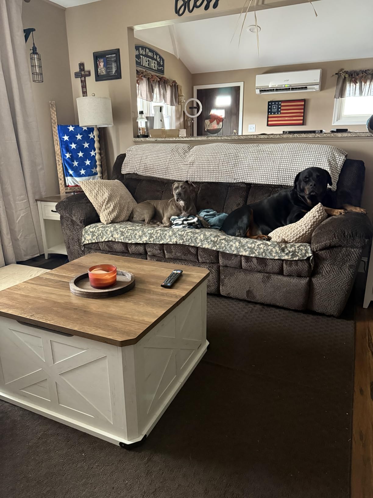 VASAGLE LIRY Collection - Farmhouse Coffee Table with Storage, Square Center Coffee Table for Living Room, with Hidden Compartment, Flip-Top Lids, Honey Brown and Rustic White - Customer Photo 1