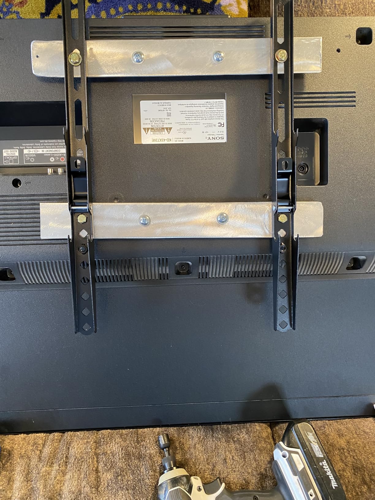 USX MOUNT Full Motion TV Wall Mount for Most 32-70 inch TVs up to 99 lbs, Wall Mount Bracket with Dual Articulating Arms, Swivel, Tilt, Max VESA 400x400mm, TV Mount Fits 12