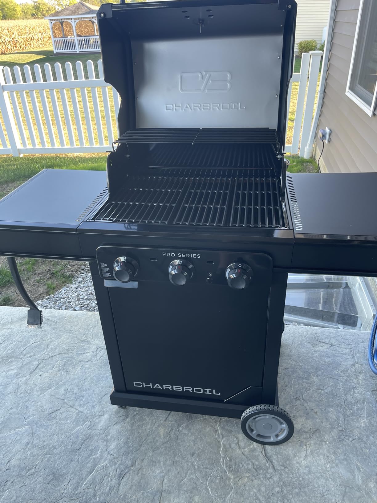 Charbroil Pro Series with Amplifire Infrared Technology 4-Burner Propane Gas Grill Cabinet with Side Burner, Black - 463281024 customer photo 1