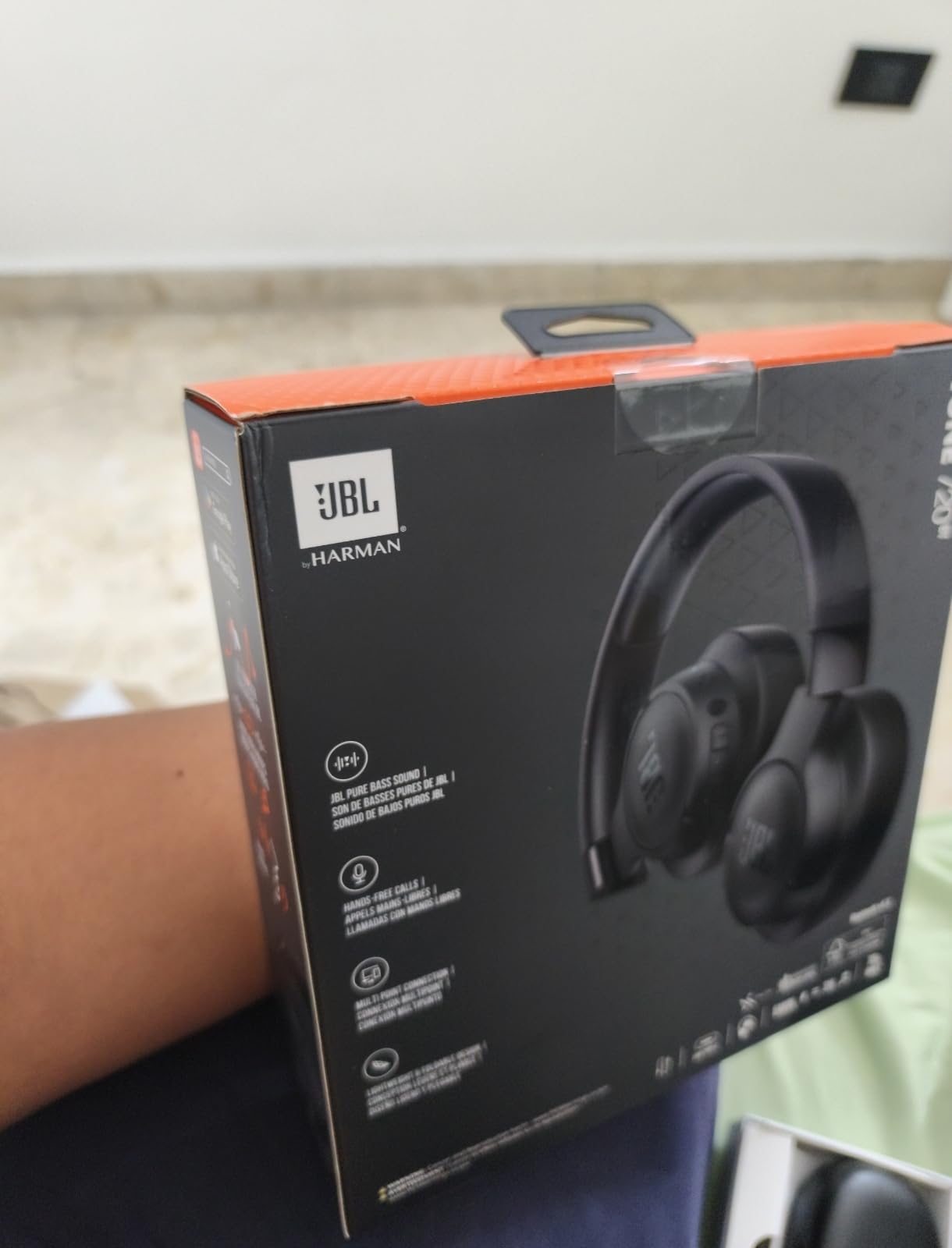 JBL Tune 720BT - Wireless Over-Ear Headphones with JBL Pure Bass Sound, Bluetooth 5.3, Up to 76H Battery Life and Speed Charge, Lightweight, Comfortable and Foldable Design (Black) - Customer Photo 1