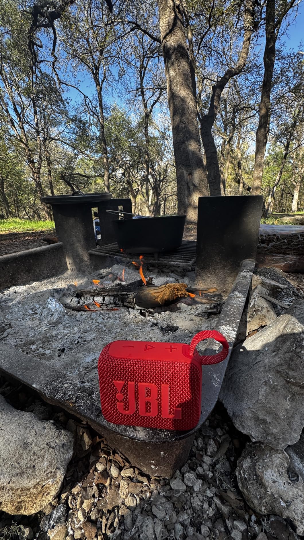 JBL Go 4 - Ultra-Portable, Waterproof and Dustproof Bluetooth Speaker, Big JBL Pro Sound with Punchy bass, 7-Hour Built-in Battery, Made in Part with Recycled Materials (Black) - Customer Photo 1