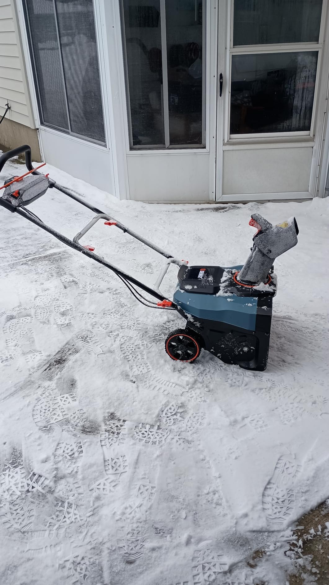 SENIX 40V 18'' Cordless Snow Blower - Variable Speed Steel Auger, 33' Max Throwing Distance, 1500W Brushless Motor, LED Lights, with (2) 5.0Ah Batteries & Charger, Clearing Snow 460lbs/min (STX2-M) - Customer Photo 2