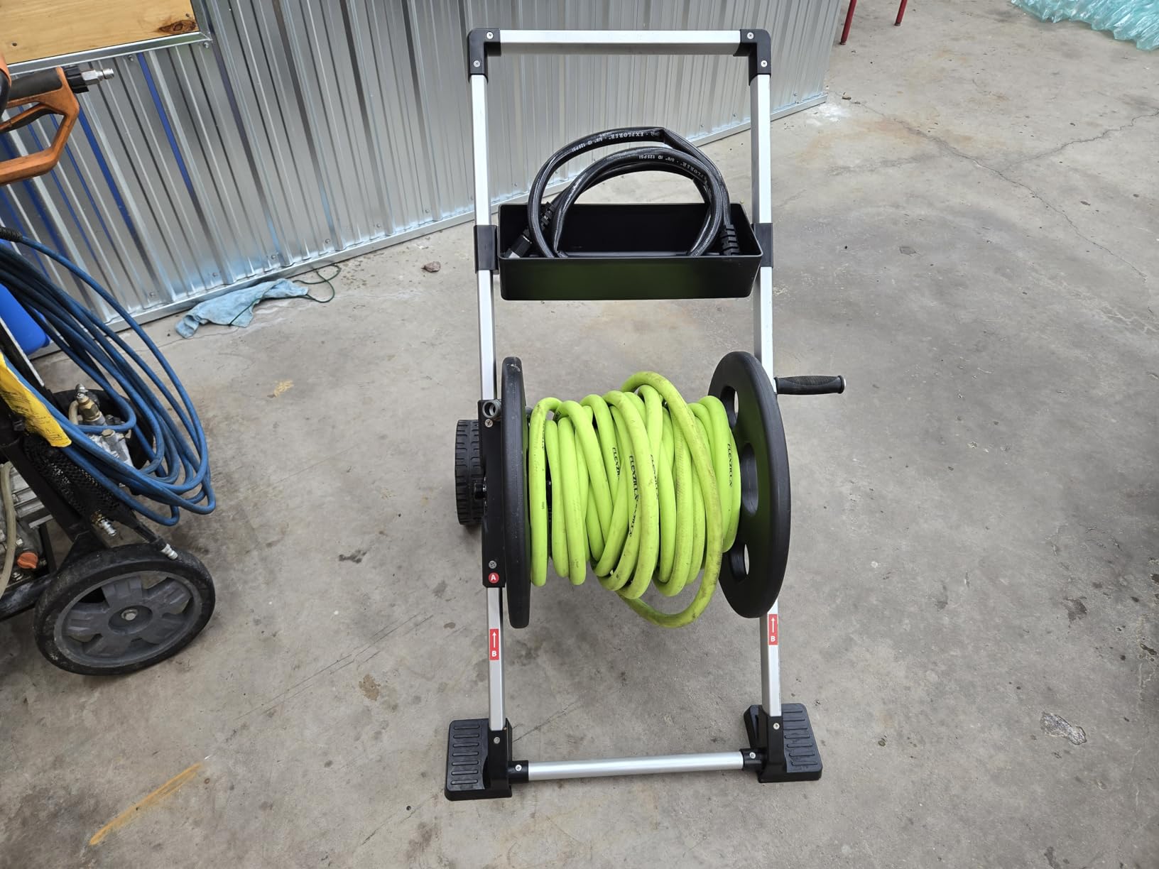 Liberty Garden 304 Explorer Two Wheel Hose Reel Cart, Aluminum, Holds 250-feet of 5/8