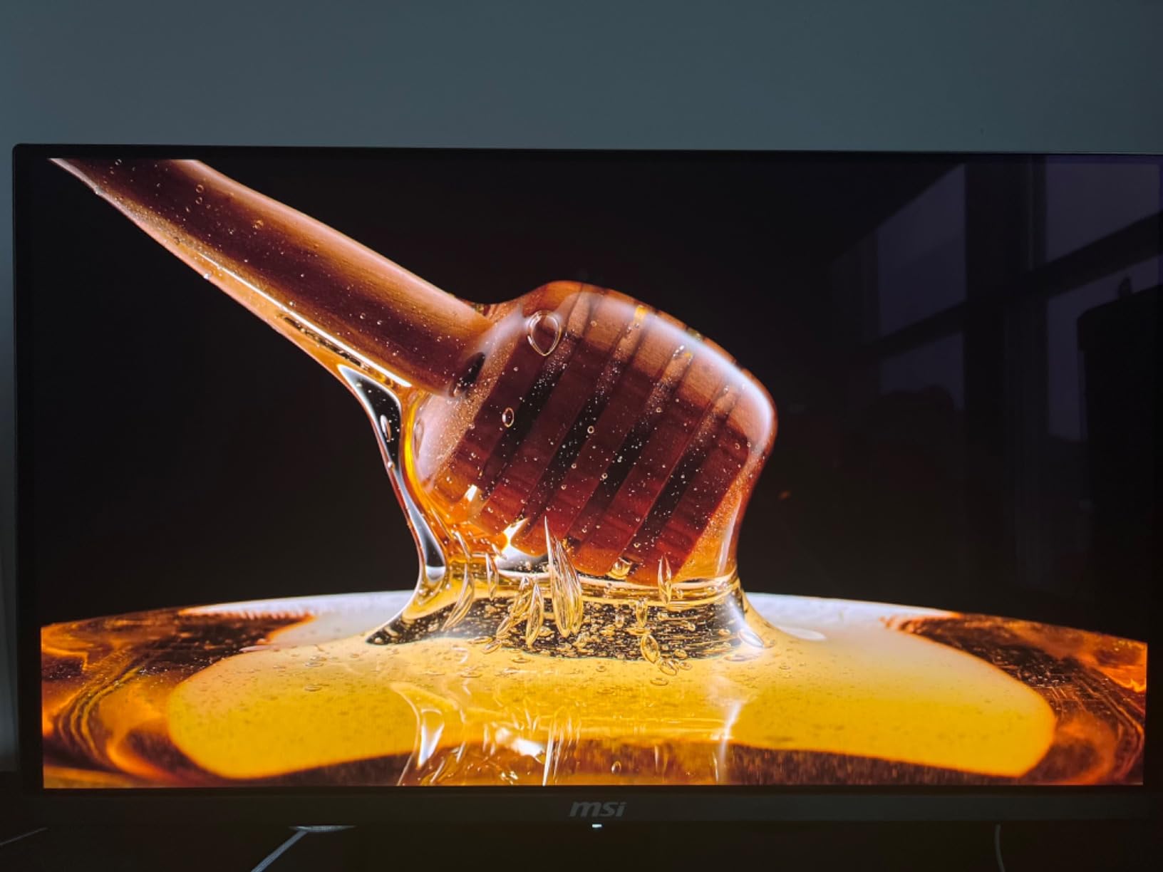 MSI MAG 271QPX QD-OLED, 27 OLED Gaming Monitor, 2560 x 1440 (QHD), 0.03ms Response time, 360Hz, True Black HDR 400, HDMI, DP Port, USB Type C, Tilt, Height, Black - Customer Photo 4