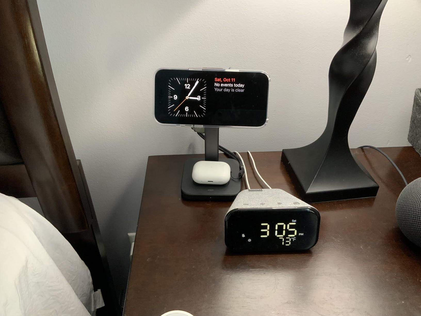 ESR 3 in 1 Wireless Charging Station, Certified Apple Watch Charger, 15W MagSafe Charger Stand - Customer Photo 1