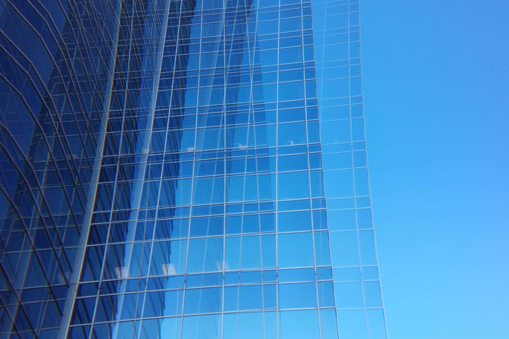 RICOH GR IIIx HDF, Premium Digital Compact Camera with a Built-in Highlight Diffusion Filter - Customer Photo 1