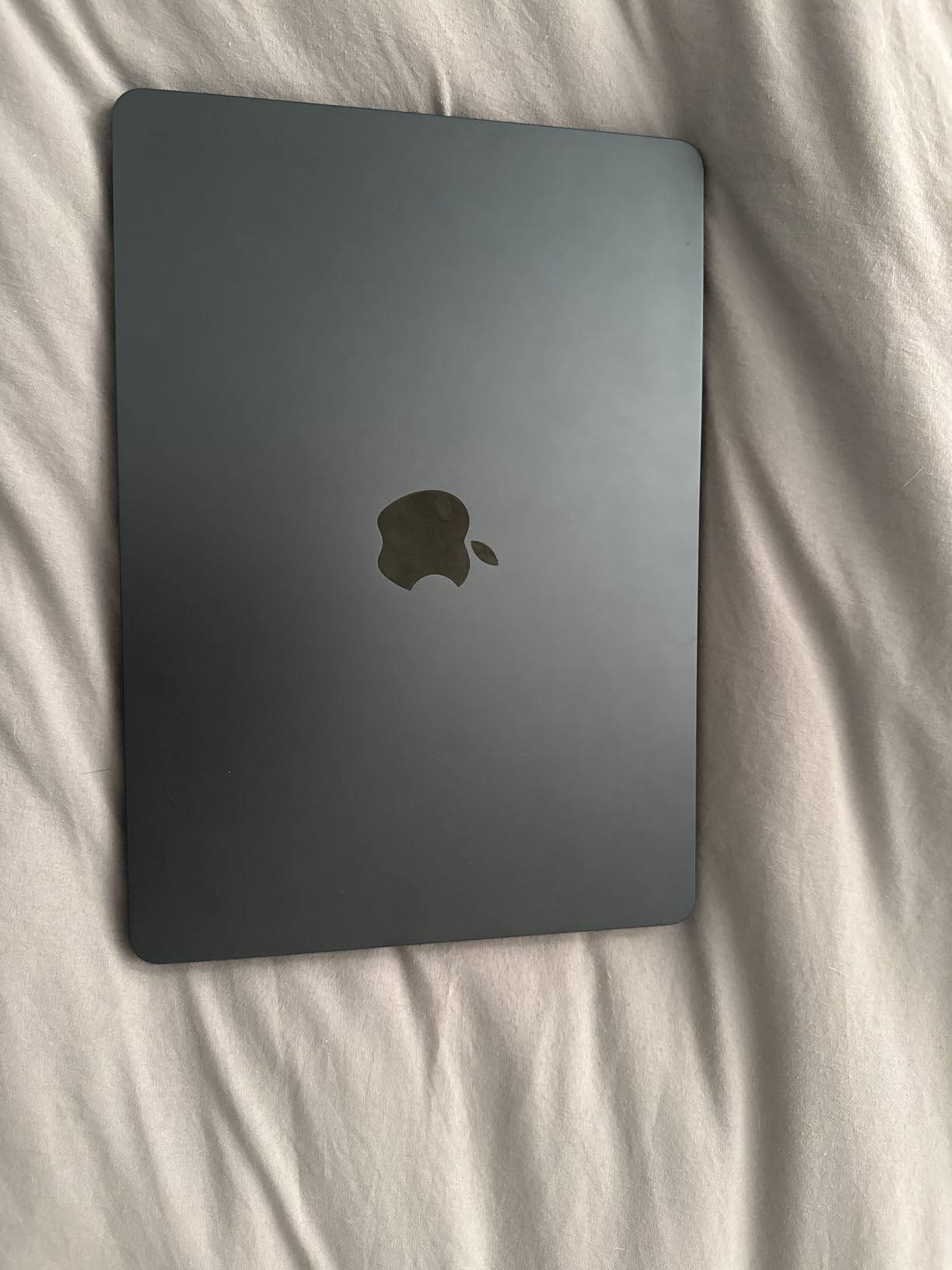 Apple 2024 MacBook Air 13-inch Laptop with M3 chip: Built for Apple Intelligence, 13.6-inch Liquid Retina Display, 8GB Unified Memory, 256GB SSD Storage, Backlit Keyboard, Touch ID; Silver - Customer Photo 2