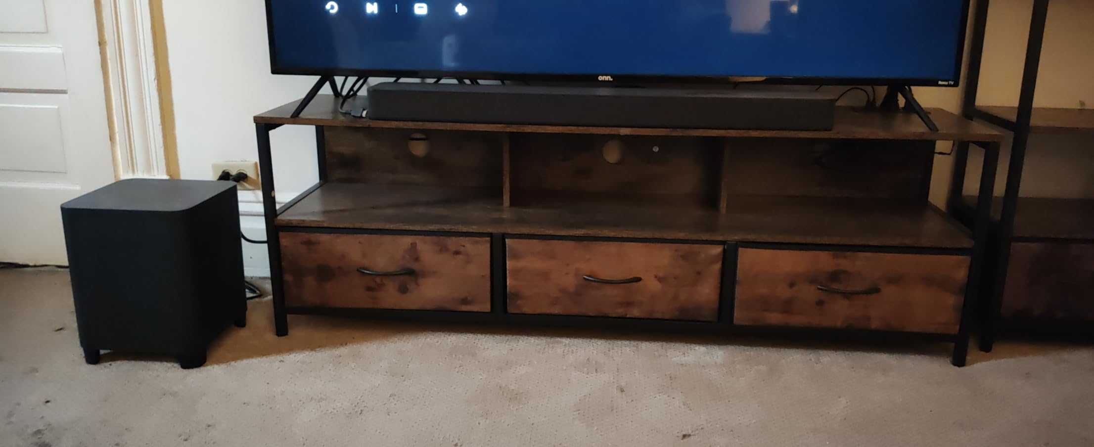 Amazon Fire TV Soundbar Plus with subwoofer and surround sound speakers (newest model), 5.1 channel, Dolby Atmos, clear dialogue - Customer Photo 1