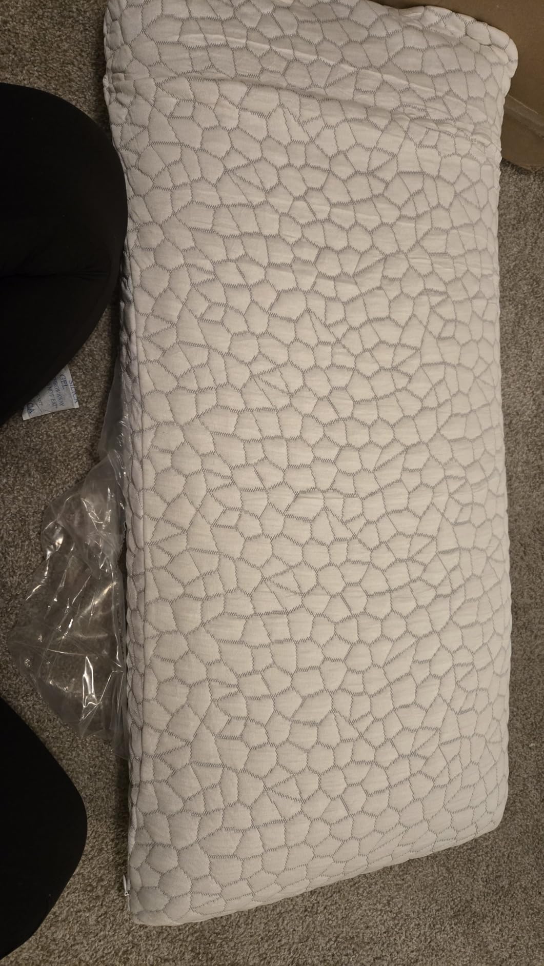 CushZone Memory Foam Pillows for Sleeping, Bed Pillow with Removable and Machine Washable Cover, Bed Pillow for Side, Neck Pillow, Back and Stomach Sleepers, Standard Size (1 Pack) - Customer Photo 2