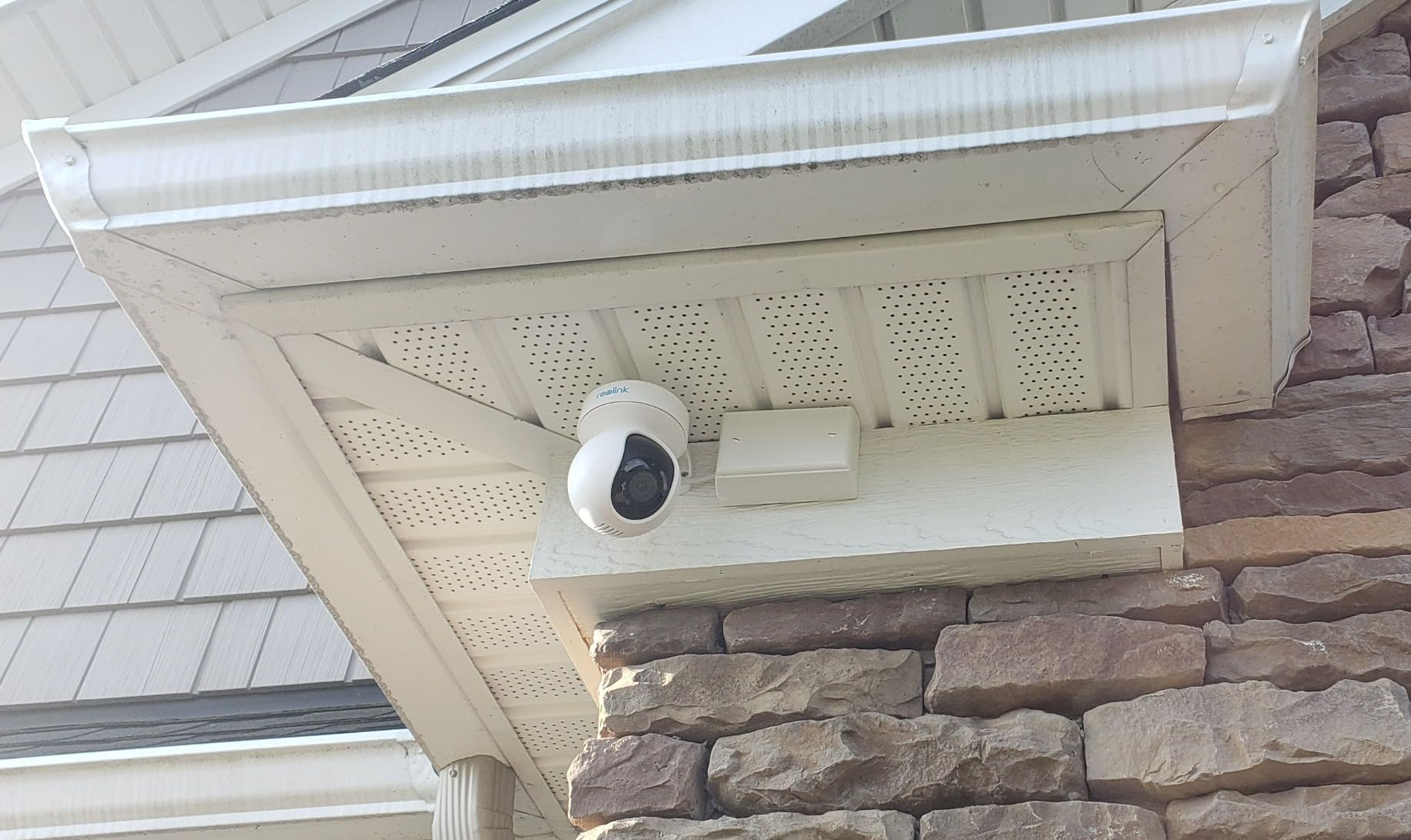 REOLINK 4K PoE Security Outdoor IP Camera with 355° Pan & 50° Tilt, Color Night Vision for Home Surveillance, Auto Tracking, Smart Detection, Two-Way Talk, 24/7 Recording, E1 Outdoor SE PoE - Customer Photo 2