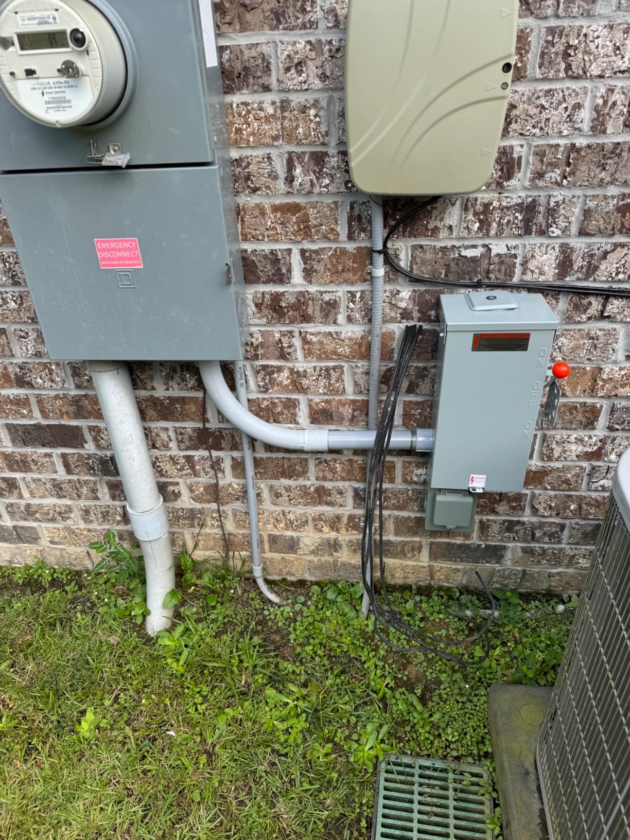 100A Generator Transfer Switch,24000W General-Duty Double-Throw Safety Switch,120/240-Volt Transfer Switches,Stronger Stability Manual Transfer Switches,NEMA 3R Standards for Outdoor and Indoor - Customer Photo 1