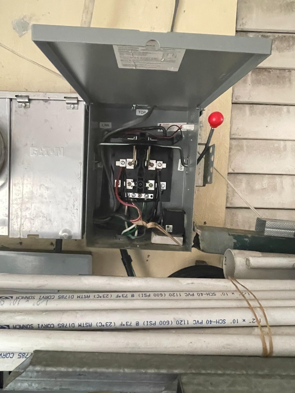 100A Generator Transfer Switch,24000W General-Duty Double-Throw Safety Switch,120/240-Volt Transfer Switches,Stronger Stability Manual Transfer Switches,NEMA 3R Standards for Outdoor and Indoor - Customer Photo 2