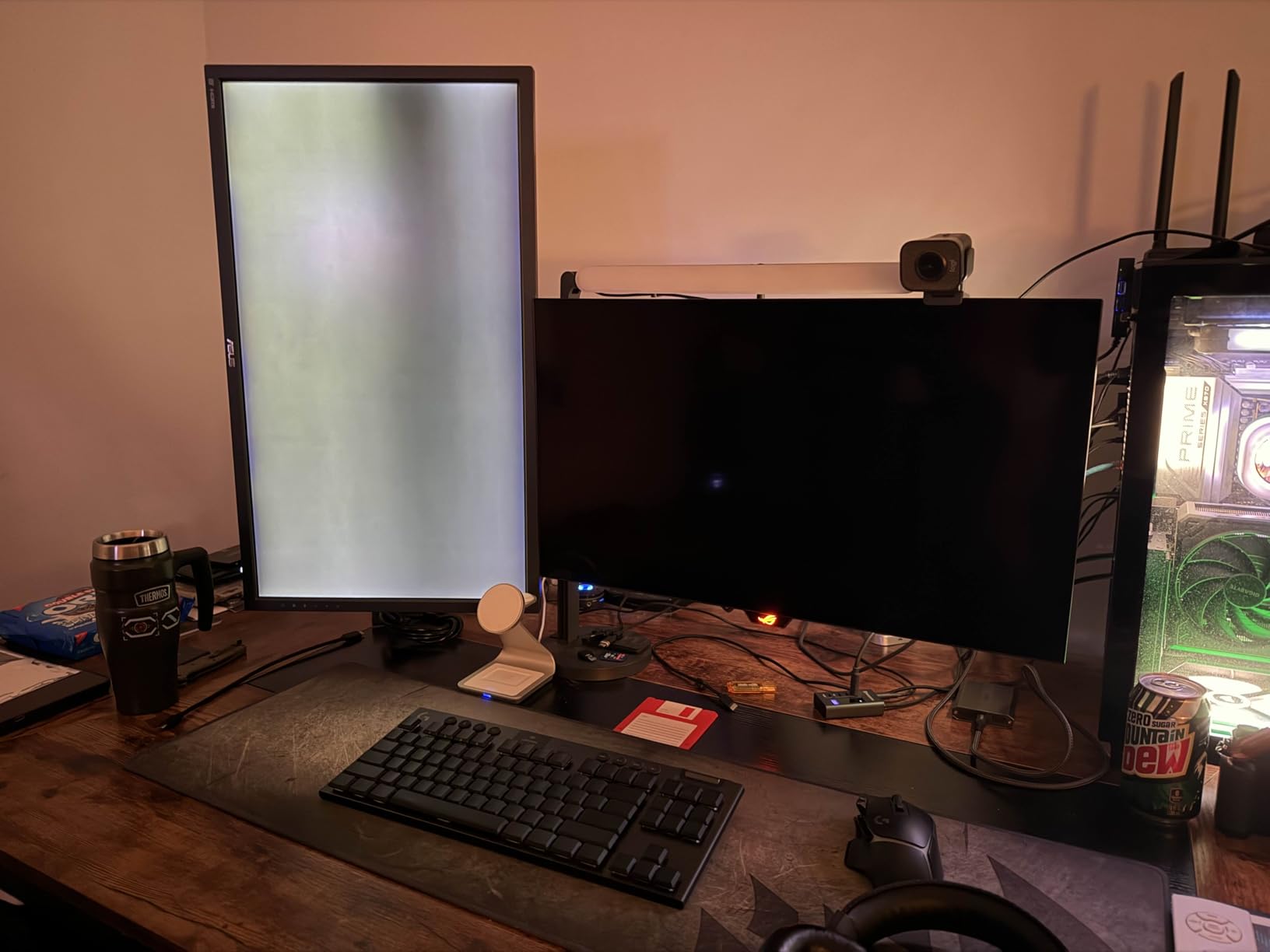 ASUS ROG Strix 27 1440P OLED Gaming Monitor (XG27AQDMG) - QHD, Glossy OLED, 240Hz, 0.03ms, Custom Heatsink, G-SYNC Compatible - Customer Photo 1