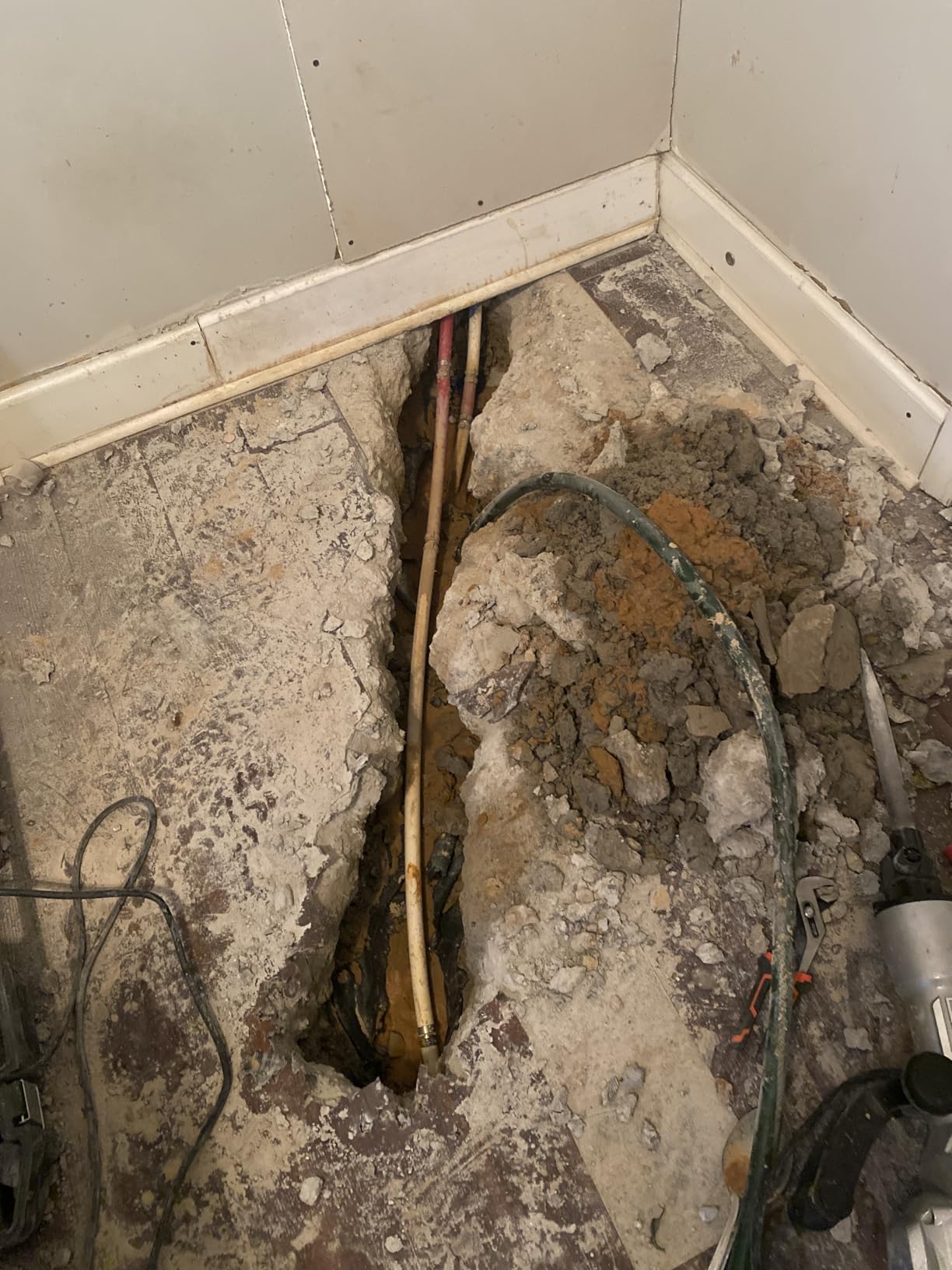 ENEACRO Demolition Jack Hammer 14.5Amp SDS-Hex Concrete Breaker, 65 Joules Heavy Duty Chipping Hammer Cement/Pavement/Floor Breaker, with 2pcs of chisels and Carry box with Rollers - Customer Photo 1