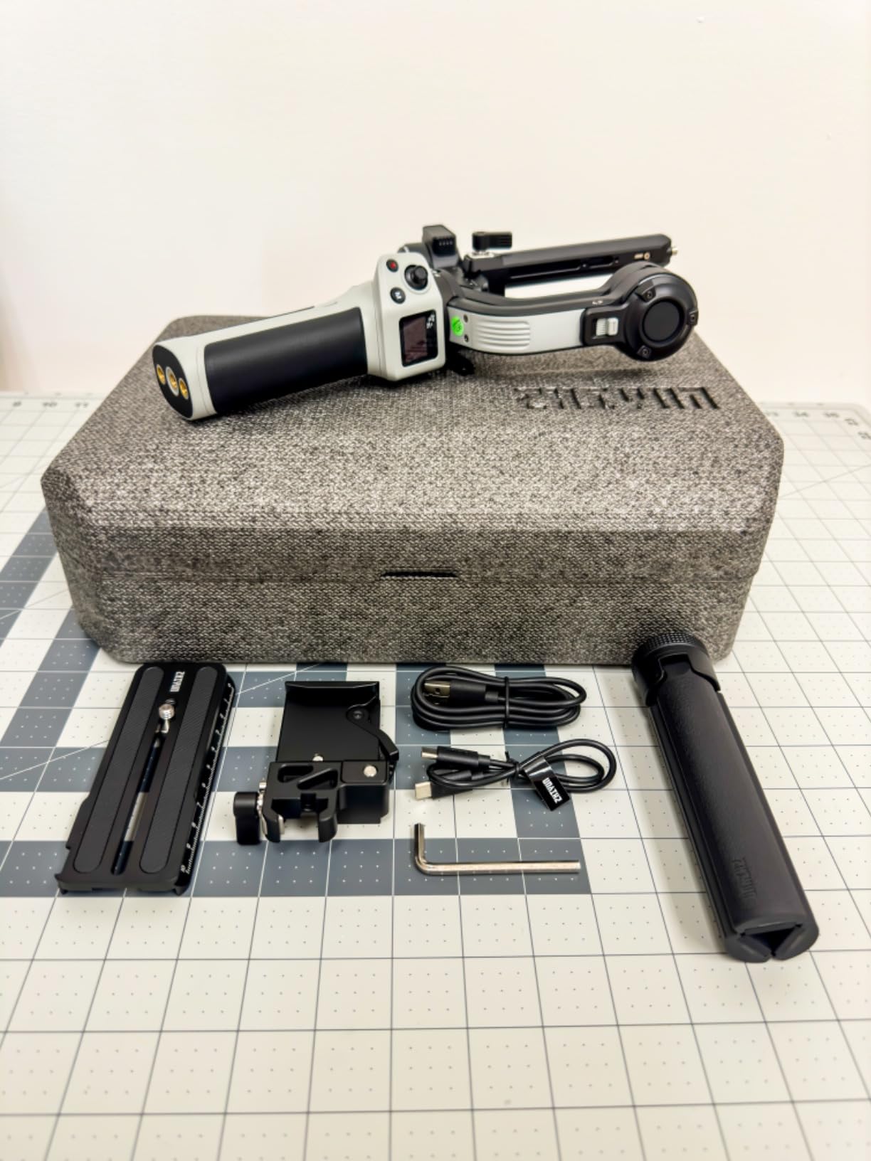 ZHIYUN CINEPEER Weebill 3E, 3-Axis Lightweight Gimbal Stabilizer for DSLR & Mirrorless Camera Canon/Sony/Panasonic/Nikon, 3KG Payload, Native Vertical Shooting, Bluetooth Shutter Control - Customer Photo 4