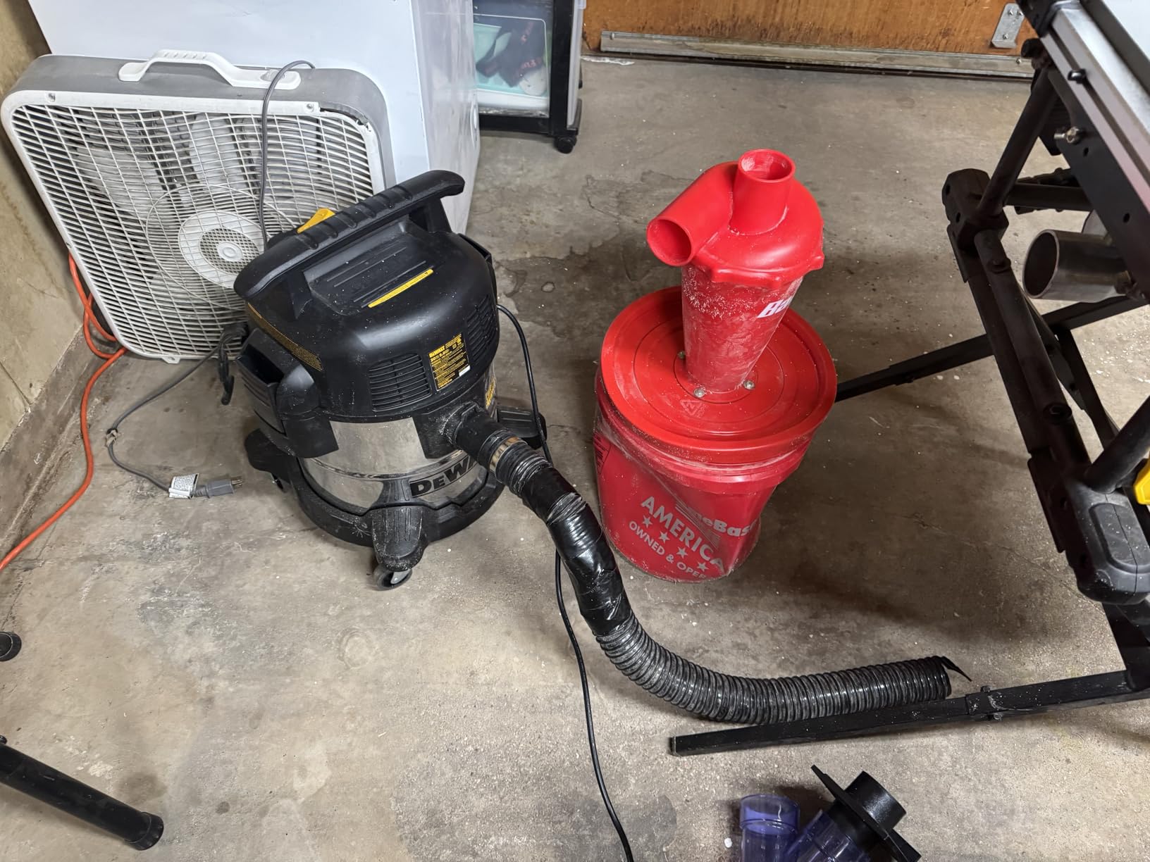 DEWALT 5 Gallon STEALTHSONIC Ultra-Quiet Wet/Dry Shop Vac, 4 Peak HP Powerful Suction, Built for Long-Lasting Performance, Portable Vacuum for Garage, Workshop & Jobsite, DXV05P-QT - Customer Photo 1