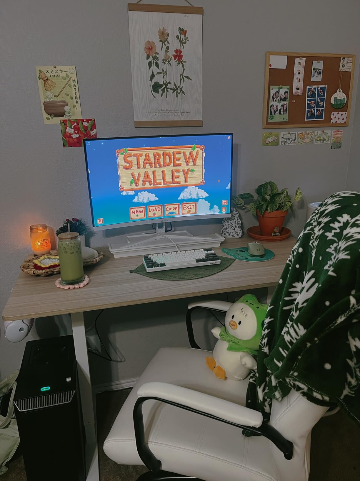 CRUA 24 Inch 200hz/180hz Curved Gaming Monitor, FHD 1080P Frameless Computer Monitors, Support AMD freesync Low Motion Blur, Eye Care, DisplayPort, HDMI, Compatible Wall Mountable Installs-Black - Customer Photo 1