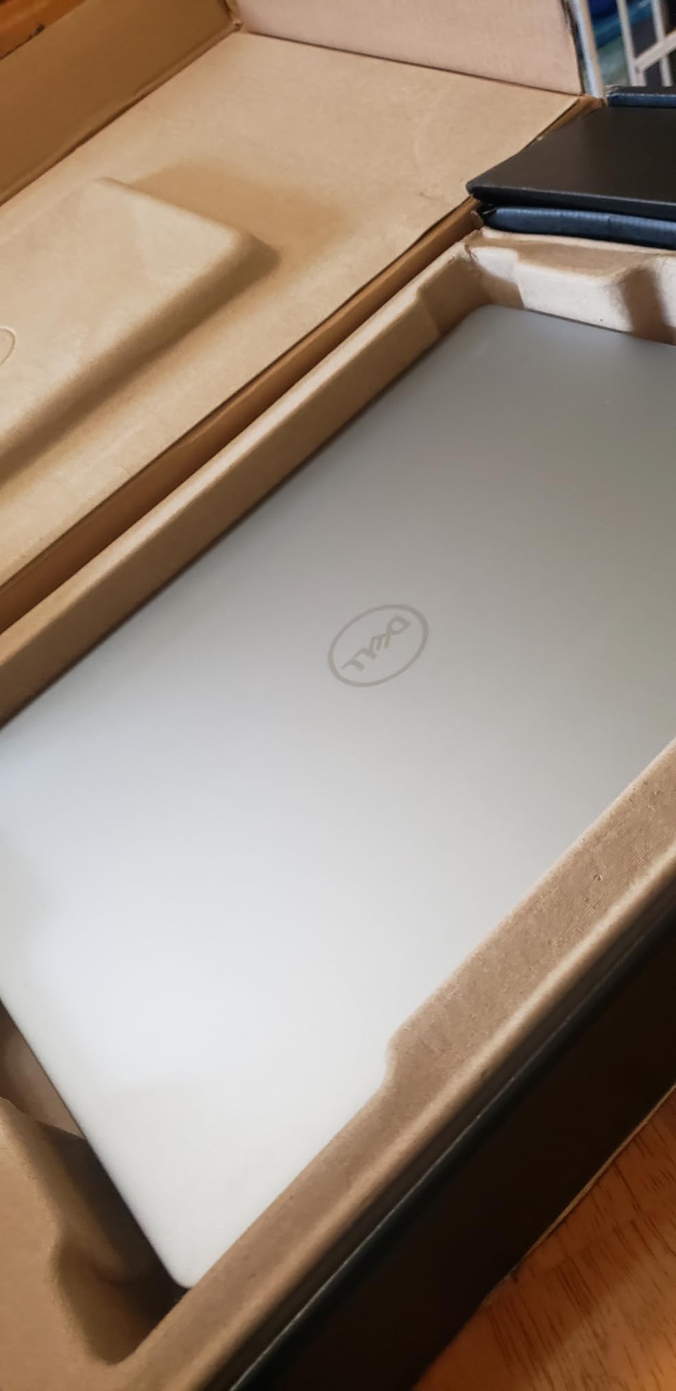 Dell Inspiron 16 Plus 7640 Laptop - 16.0-inch 16:10 2.5K Display, Intel Core i7-13620H Processor, 16GB LPDDR5 RAM, 1TB SSD, Intel UHD Graphics, Windows 11 Home, Onsite & Migrate Service - Ice Blue - Customer Photo 2