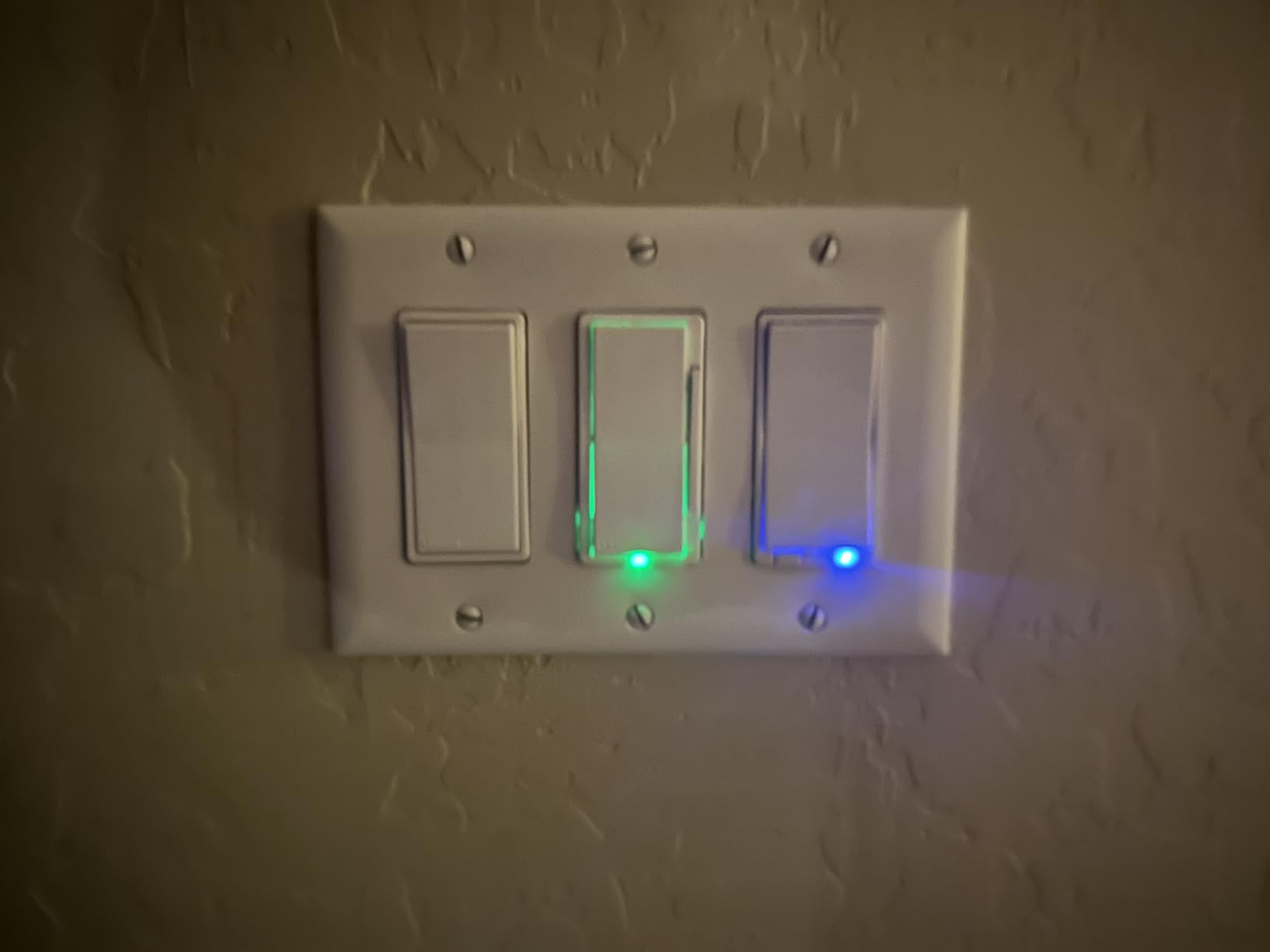 Leviton Decora Smart Dimmer Z-Wave 800 Series, ZW6HD-1RW - Customer Photo 1