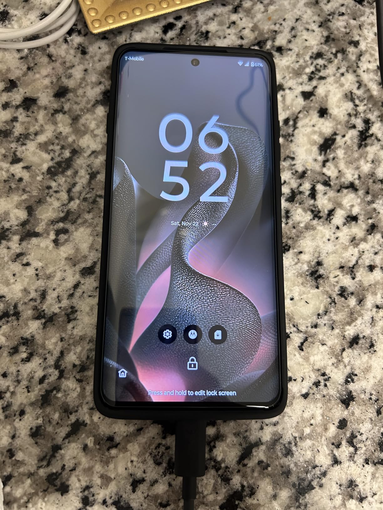 Motorola Edge | 2024 | Unlocked | Made for US 8/256GB | 50MP Camera | Midnight Blue - Customer Photo 2