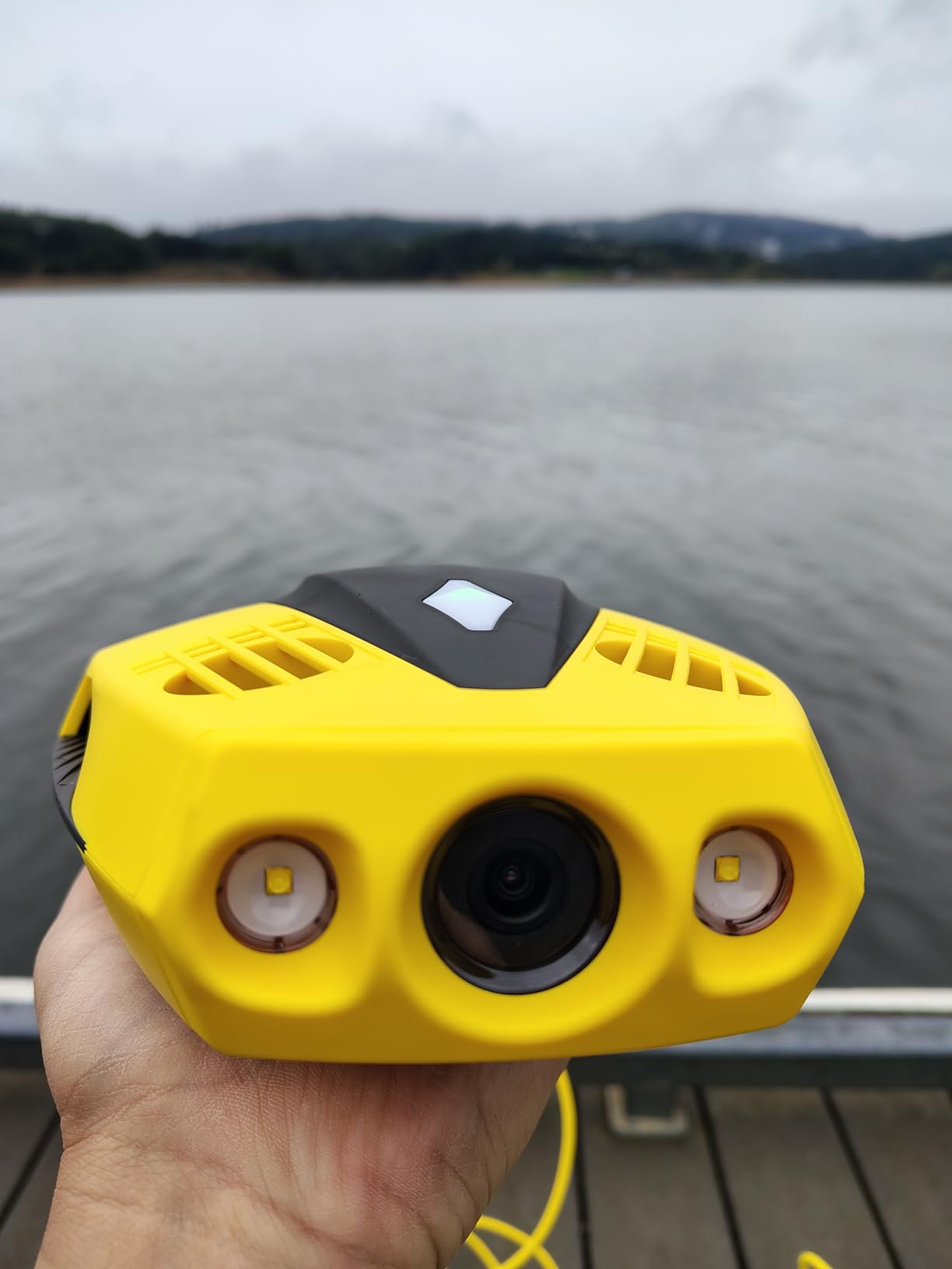 CHASING DORY Underwater Drone - Palm-Sized 1080p Full HD Underwater Drone with Camera for Real Time Viewing, APP Remote Control (Yellow) - Customer Photo 1