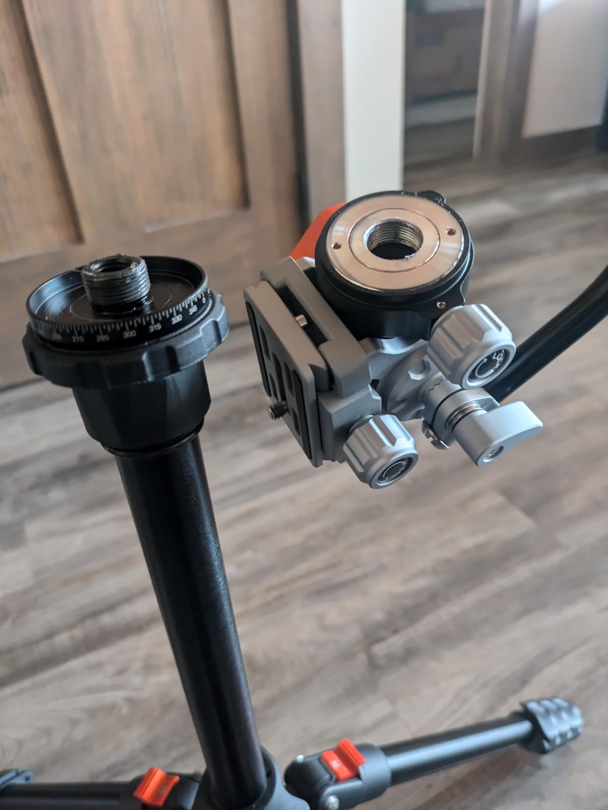 K&F CONCEPT Fluid Head, Silky-Smooth, Stable Tripod Fluid Head for pan and tilt,Arca Swiss-Compatible Fluid Head Mount, max Load 11 lbs/5kg FH-03 - Customer Photo 5