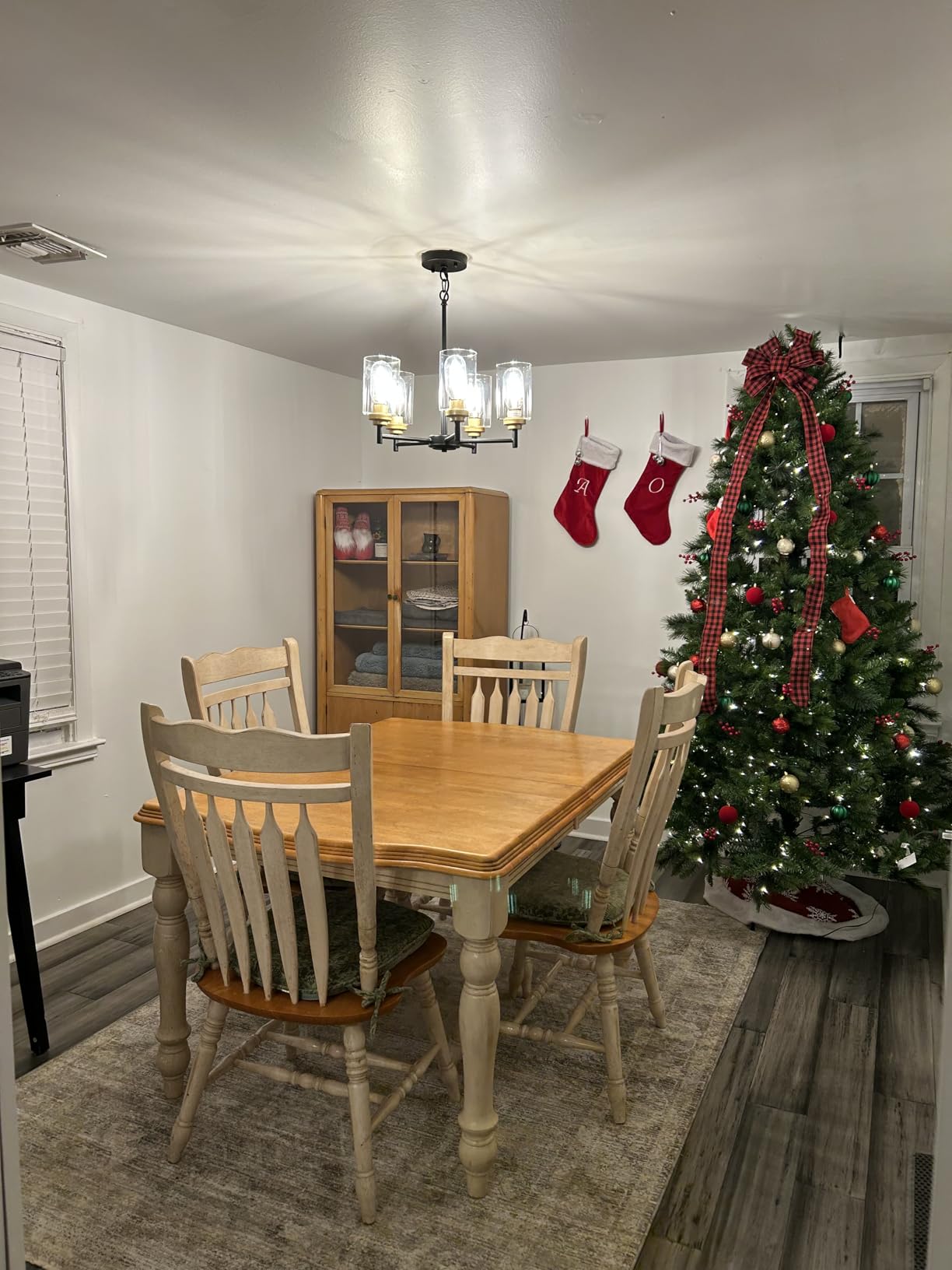 Sucolite 19.8'' 5-Light Chandelier for Dining Room Kitchen Island, Modern Farmhouse Pendant Lighting with Glass Shades Industrial Black Hanging Ceiling Light Fixture for Living Room, Height Adjustable - Customer Photo 2