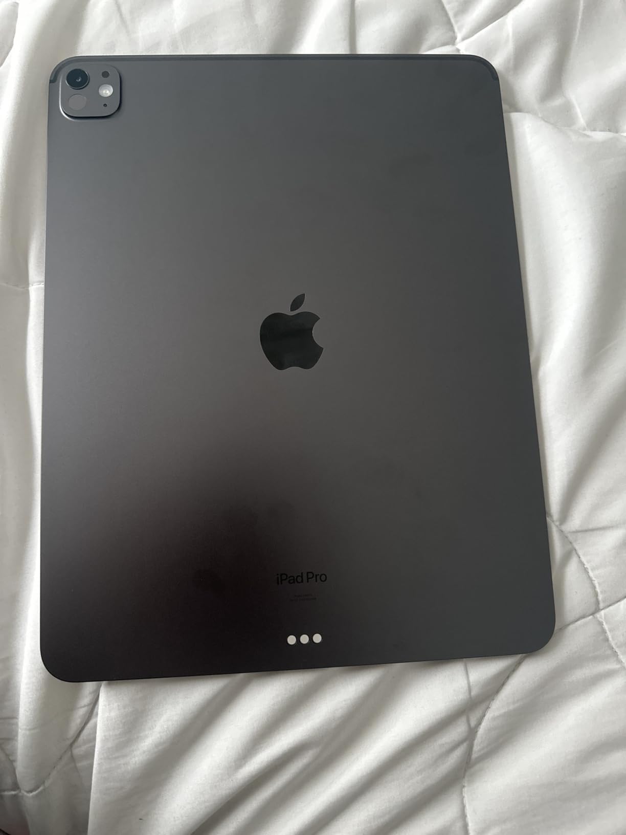 Apple iPad Pro 13-Inch (M4): Built for Apple Intelligence, Ultra Retina XDR Display, 512GB, 12MP Front/Back Camera, LiDAR Scanner, Wi-Fi 6E, Face ID, All-Day Battery Life — Space Black - Customer Photo 1