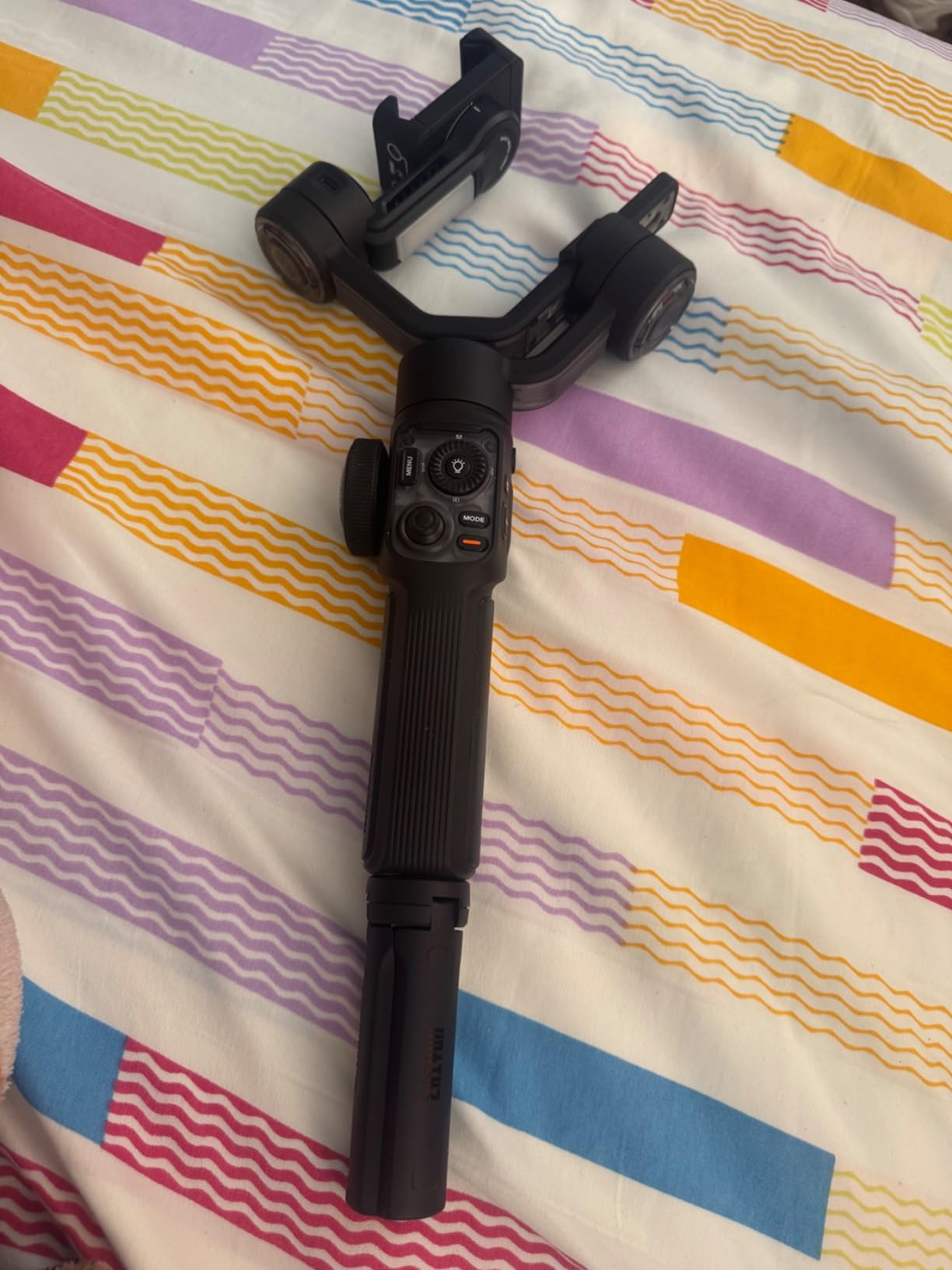 ZHIYUN Smooth 5S AI [Official] 3-Axis Gimbal Stabilizer for Smartphone, iPhone Gimbal with Built-in Fill Light, Tripod, Phone Stabilizer for Video Recording Supports Gesture Control, 360° Inception - Customer Photo 4