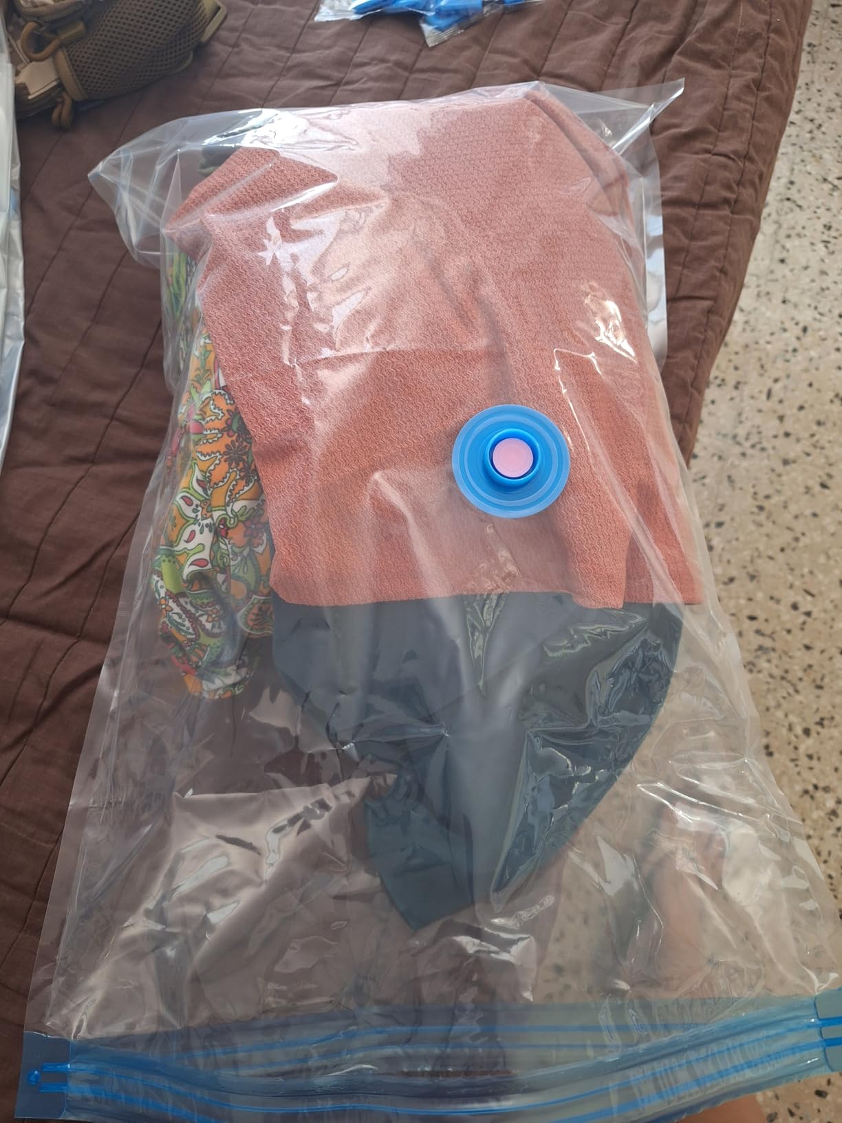 Fygrip 16 Combo Vacuum Storage Bags with Hand Pump, 4 Jumbo + 4 Large + 4 Medium + 4 Small Plastic Packaging Bags, 80% Space Saver Vacuum Seal Bags for Clothing, Travel Lugggage, Blankets, Comforters - Customer Photo 2