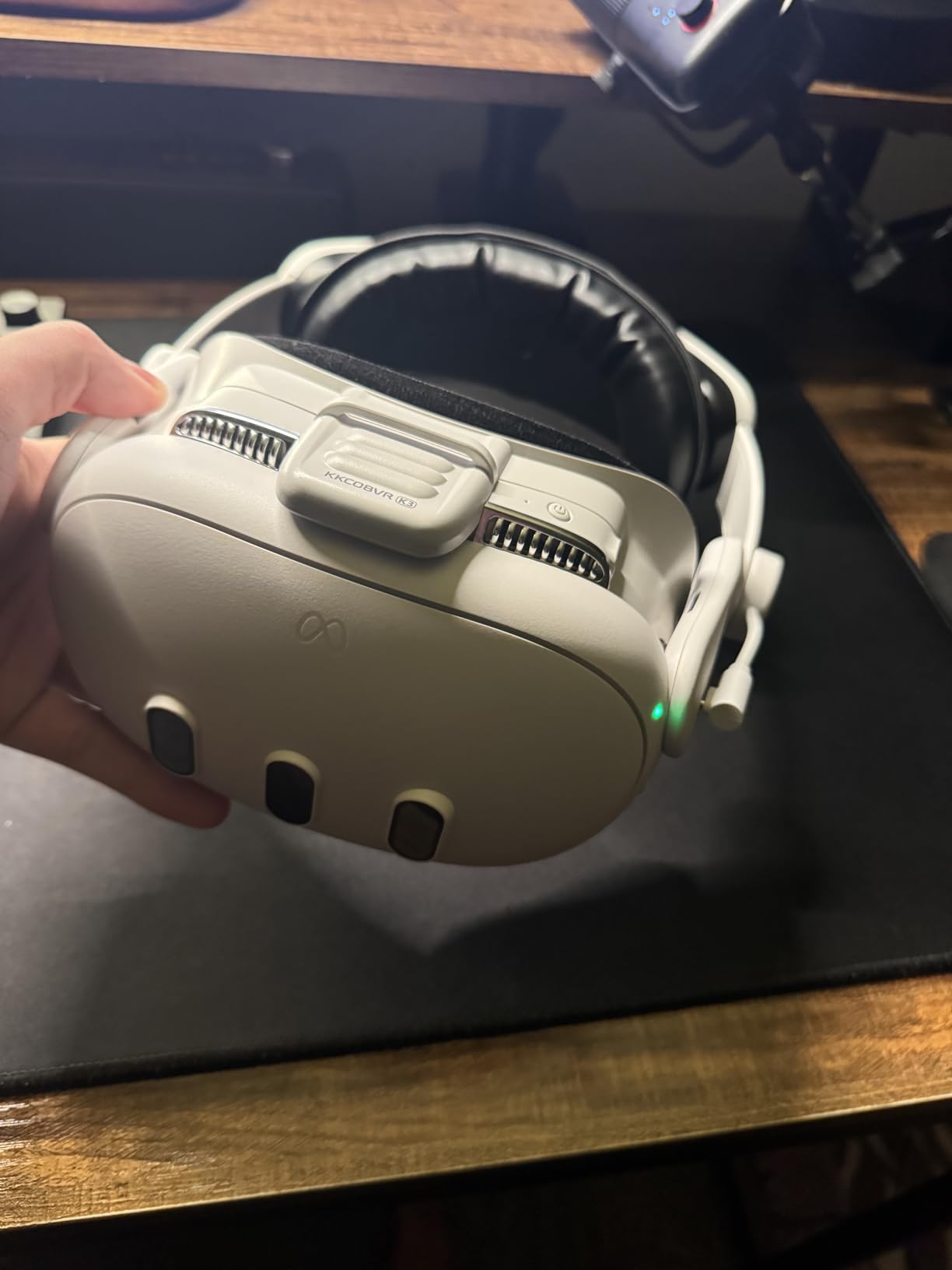 KIWI design K4 Boost Battery Head Strap for Meta Oculus Quest 3/3S, Adjustable VR Headband Accessories with Dual Charge, Extend Playtime & Reduce Facial Stress for Kids and Adults - Customer Photo 1