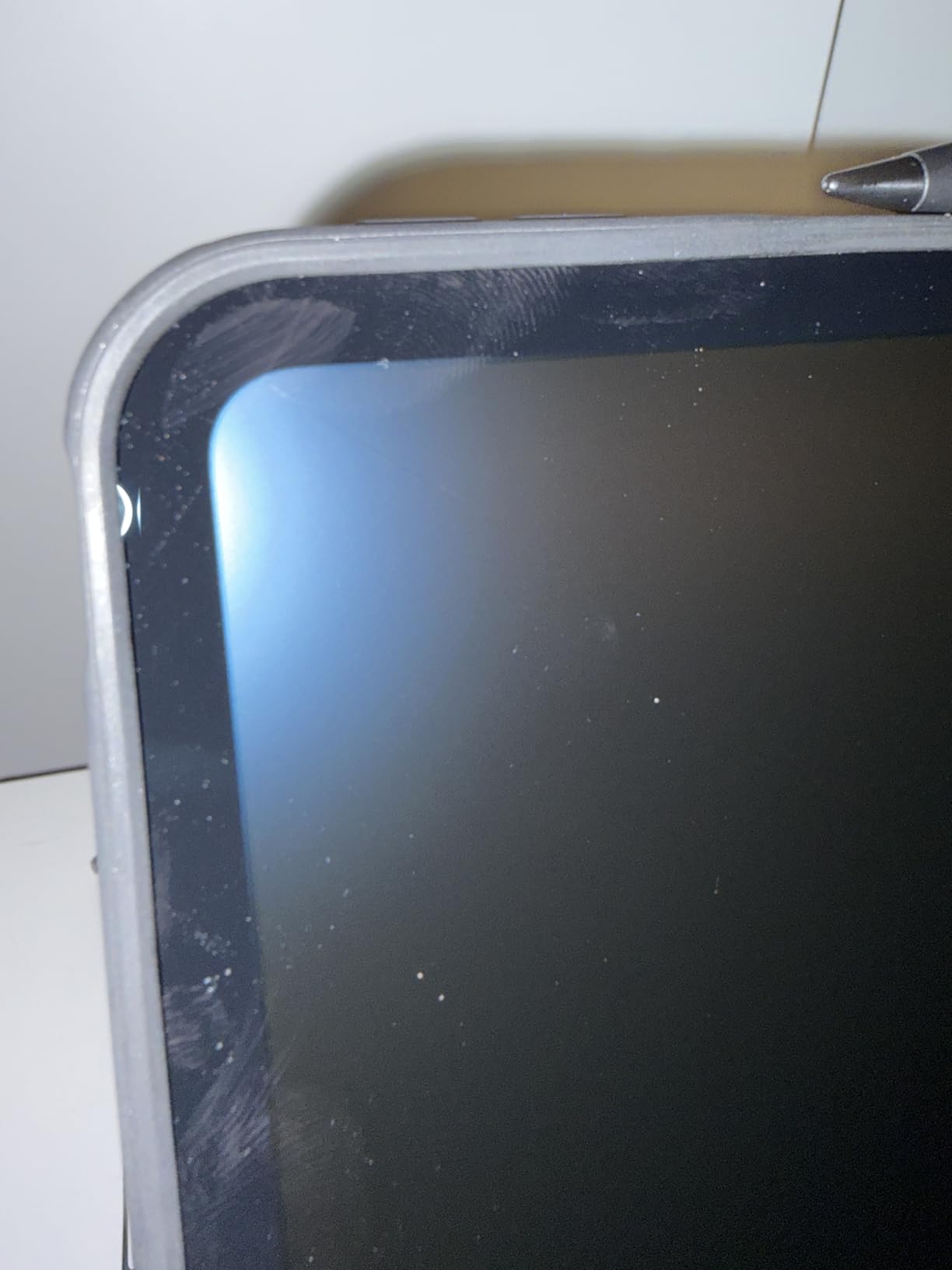 Apple iPad Pro 2024 (13-inch, Wi-Fi + Cellular, 256GB) - Space Black (Renewed) - Customer Photo 2