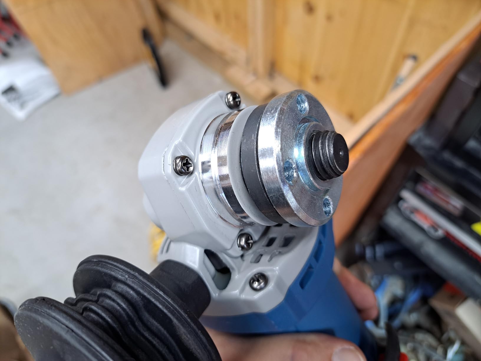 DongCheng 9.2 Amp Power Angle Grinders, 4-1/2 in., 11800RPM, Tool-Free Guard, Electric Metal Grinder Tool, Small Corded Angle Grinder, Paddle Switch, Shockproof Handle for Cutting, Grinding, Polishing - Customer Photo 2