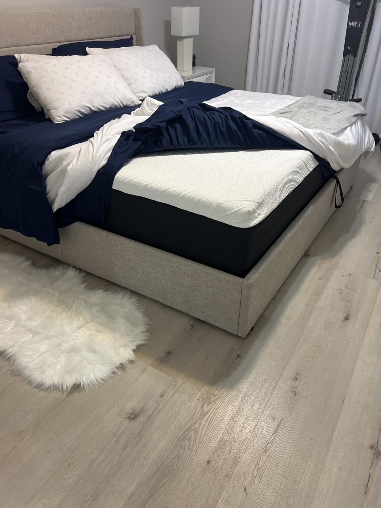 OhGeni 12 Inch Queen Size Mattress, Cooling Gel Memory Foam Bed Mattresses in a Box, Cool Touch Surface, Medium Feel, Ergonomic Support, Pressure Relief, CertiPUR-US Certified Foam, Designed in USA - Customer Photo 2