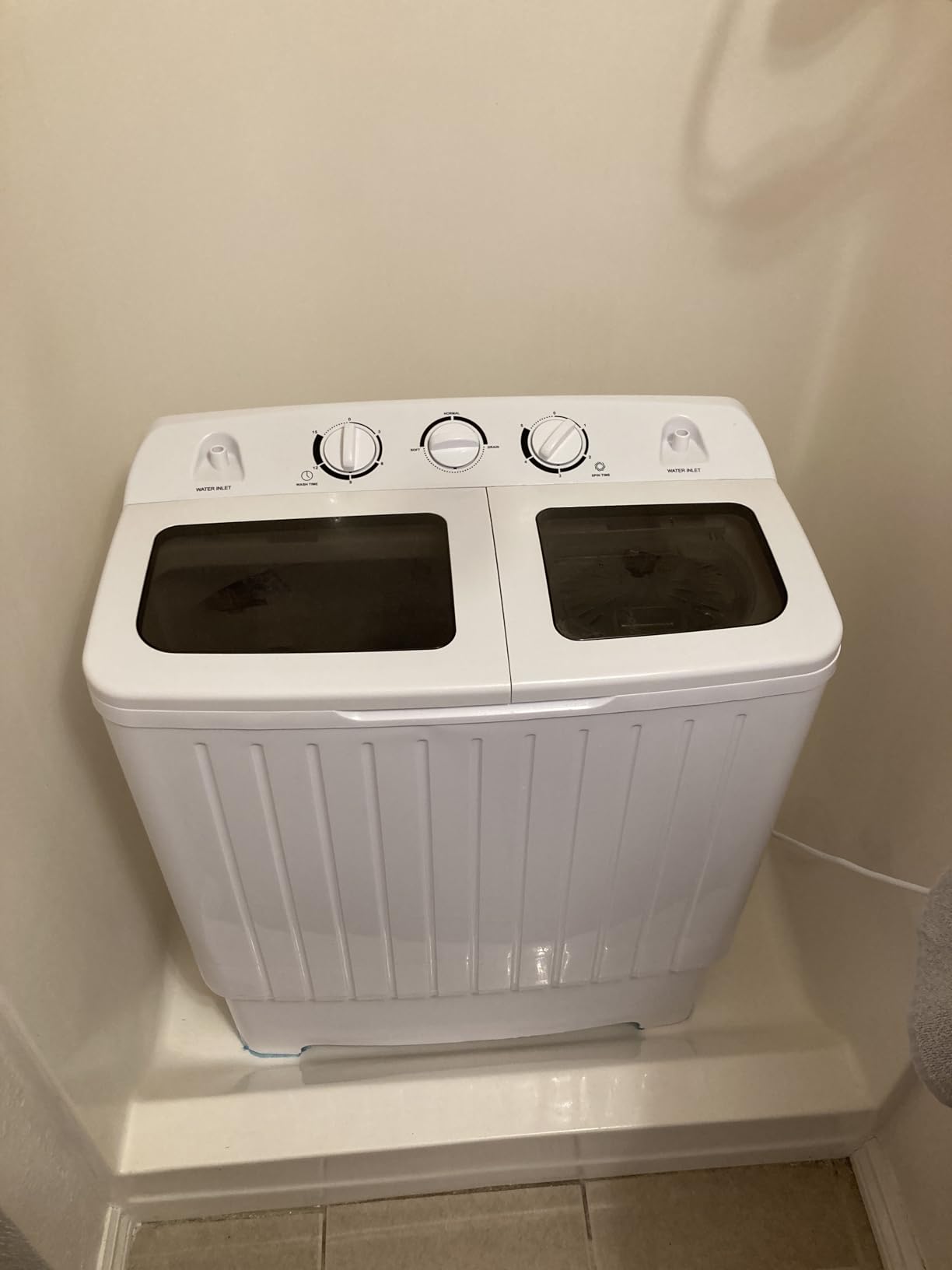 COSTWAY Portable Washing Machine, Twin Tub 20 Lbs Capacity, Compact Laundry Washer(12 Lbs) and Spinner(8 Lbs), Durable Design, Timer Control, Perfect for RV, Apartments and Dorms, Grey+White - Customer Photo 2