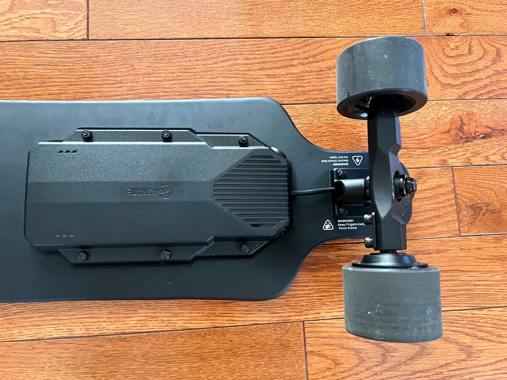 Askate A1 Electric Skateboard with Remote, Rang Up to 17 Miles/24, 8 Ply Canadian Maple, Smooth Breaking, Suitable for Younger Beginners - Customer Photo 1