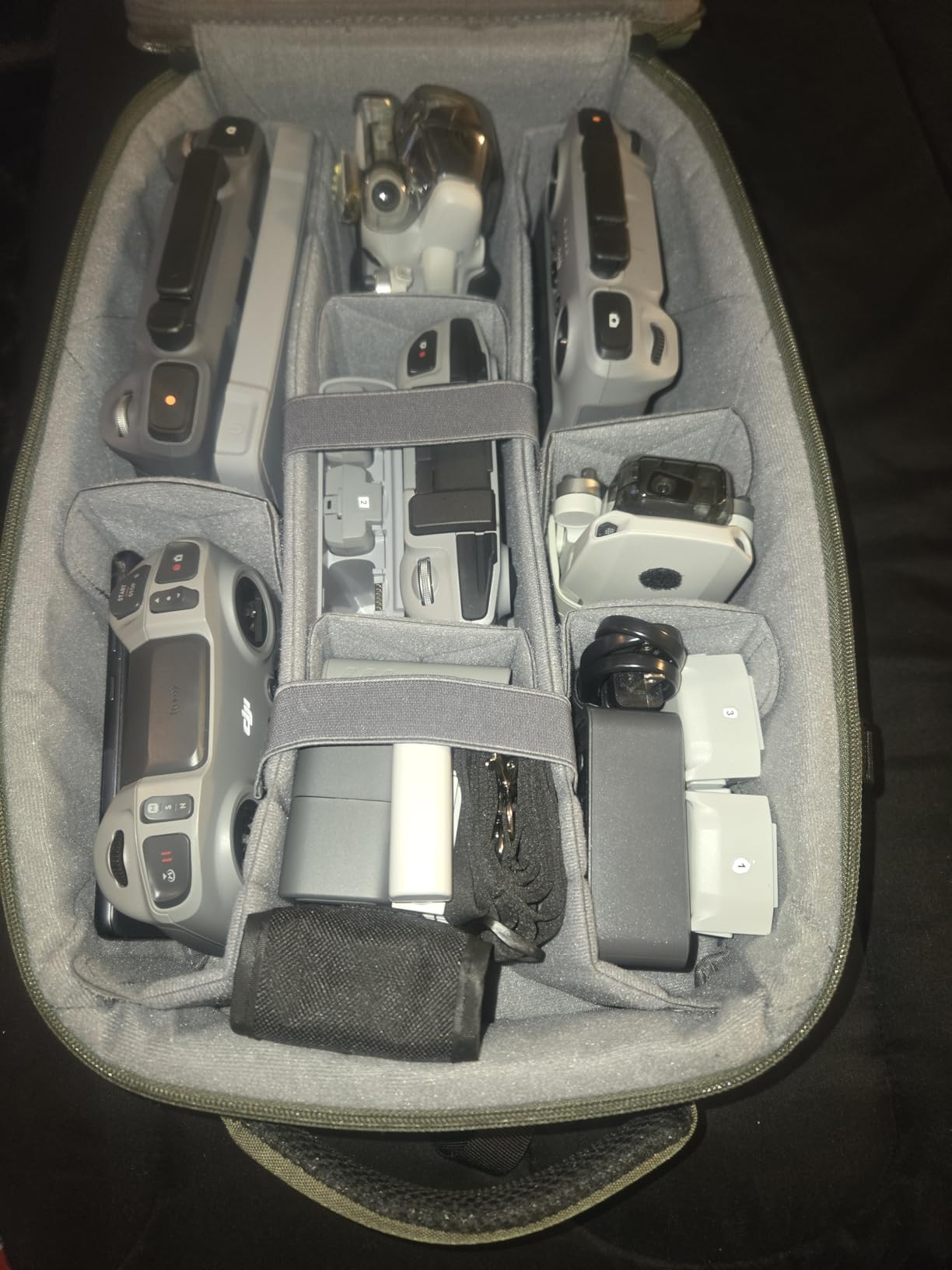 K&F CONCEPT Camera Backpack,Hardshell Photography DSLR Camera Bag with 15-15.6 Inch Laptop Compartment Waterproof Hard Shell Camera Case Compatible with Canon/Nikon/Sony/DJI Mavic Drone - Customer Photo 1