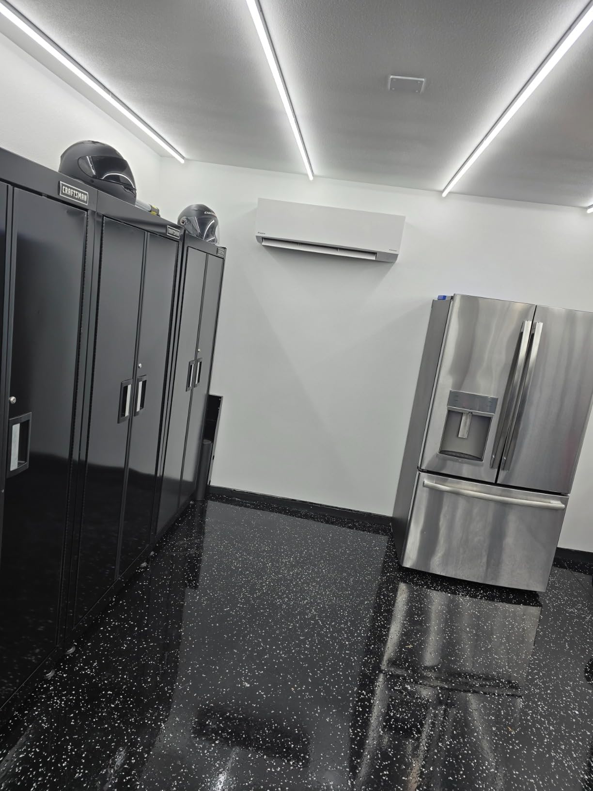 Daikin 12,000 BTU 18 SEER2 Entra R32 Series Ductless Mini Split Heat Pump System w/Maxwell All-Inclusive 15' Installation Kit and Wall Mounting Bracket (230V), White, RXC12+FTXC12+IKM1438+WAFP24 - Customer Photo 1