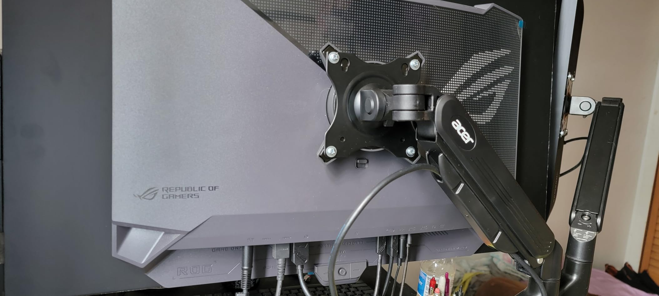 ASUS ROG Strix 26.5” 1440P QD-OLED Gaming Monitor (XG27ACDNG) -QHD (2560x1440), 360Hz, 0.03ms, Custom Heatsink, OLED Care+, G-SYNC Compatible, 99% DCI-P3, DisplayWidget, AI Gaming, 3yr Warranty - Customer Photo 4