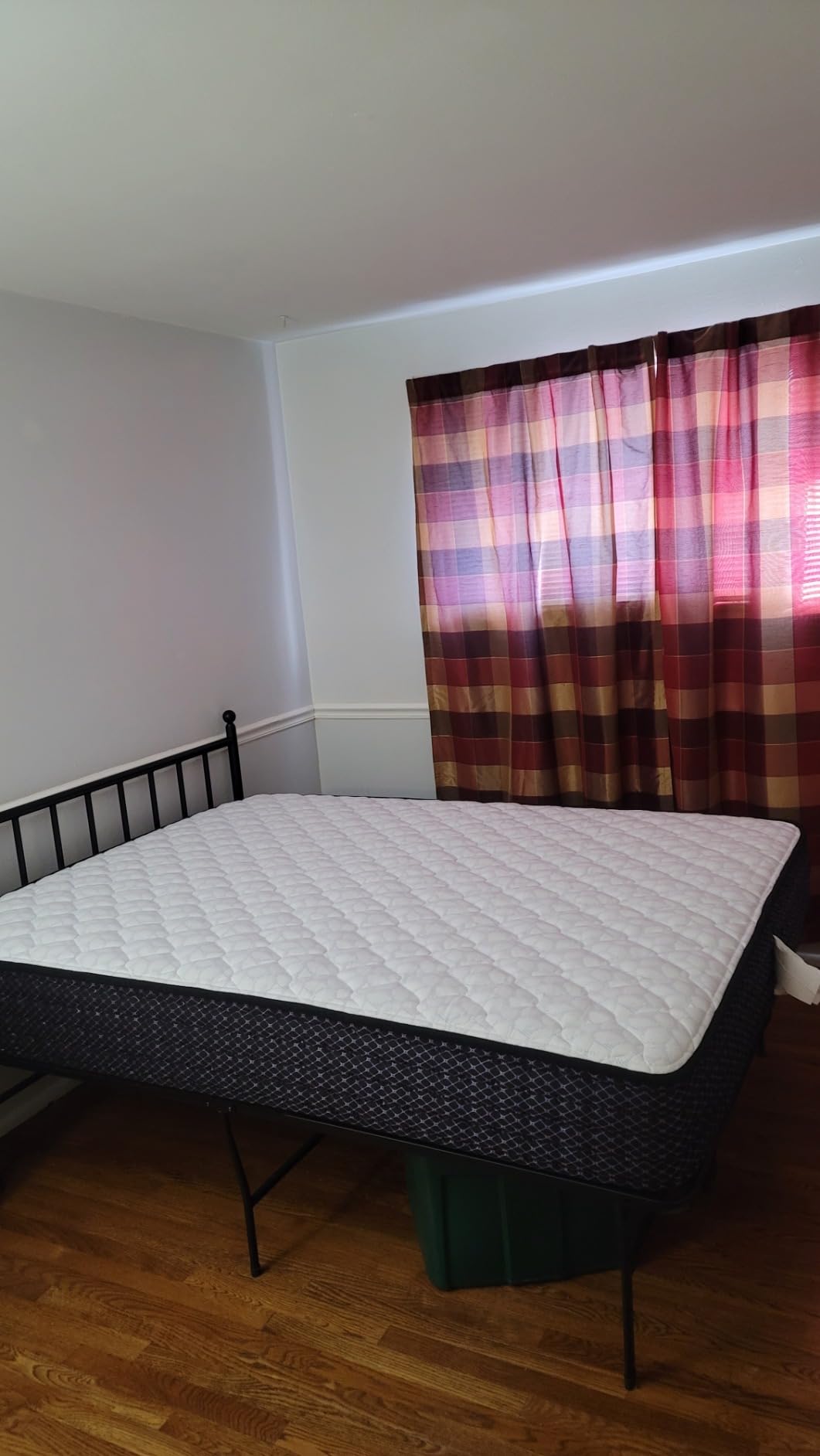 Signature Design by Ashley Queen Size Stack 12 Inch Hybrid Medium Plush Cooling Gel Infused Memory Foam Mattress for Pressure Relief, Fiberglass Free, Mattress in A Box - Customer Photo 1