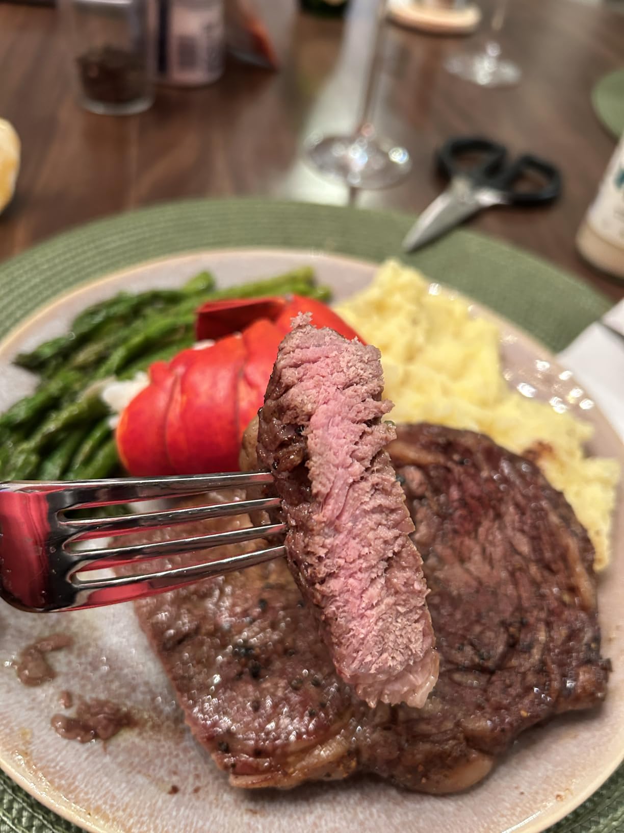 Meatmeet Pro WiFi Wireless Meat Thermometer Digital, Bluetooth Meat Thermometer Wireless, Smart App Monitoring, IP67 Waterproof Meat Probe Thermometer for BBQ, Oven, Grill, Smoker - Customer Photo 1