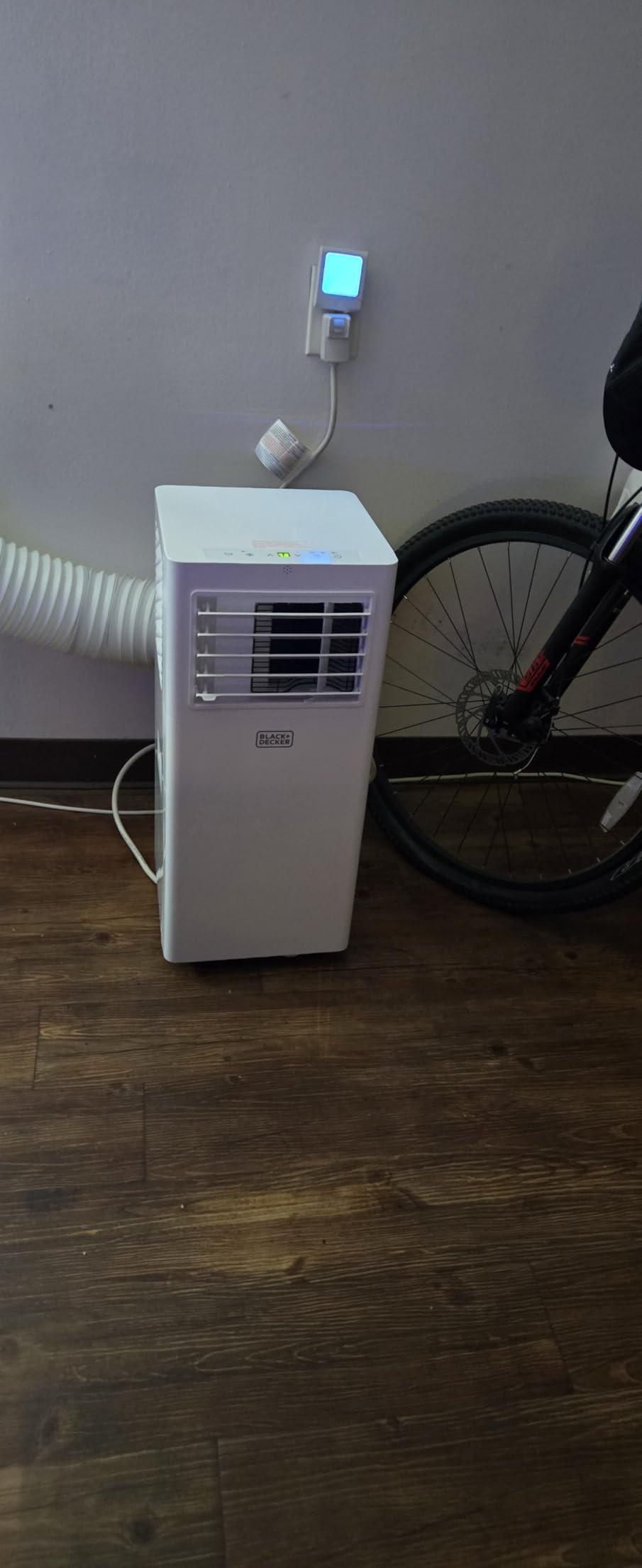 BLACK+DECKER Portable Air Conditioner, 8,500 BTU for Rooms Up To 350 Sq. Ft., Portable AC with Full Function Remote Control & Window Kit, BPACT05SM, White - Customer Photo 2