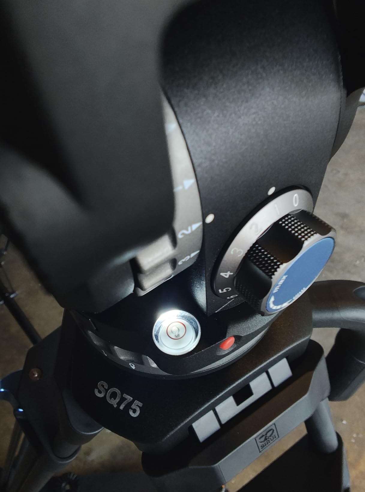 SIRUI SQ75+VHS10 Carbon Fiber Tripod, 71.7