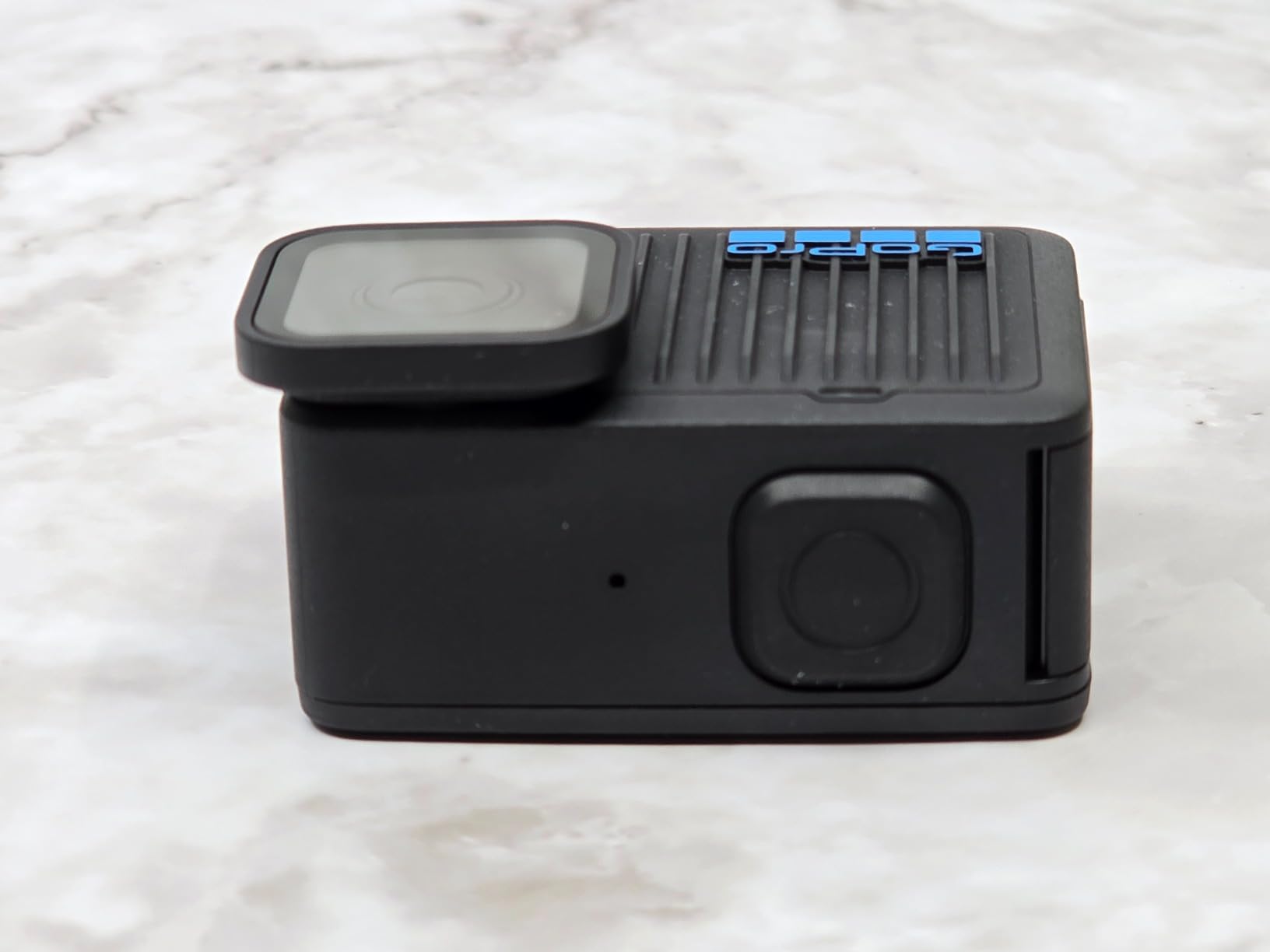 GoPro Hero - Compact Waterproof Action Camera with 4K Ultra HD Video, 12MP Photo, Touch Screen - Customer Photo 2