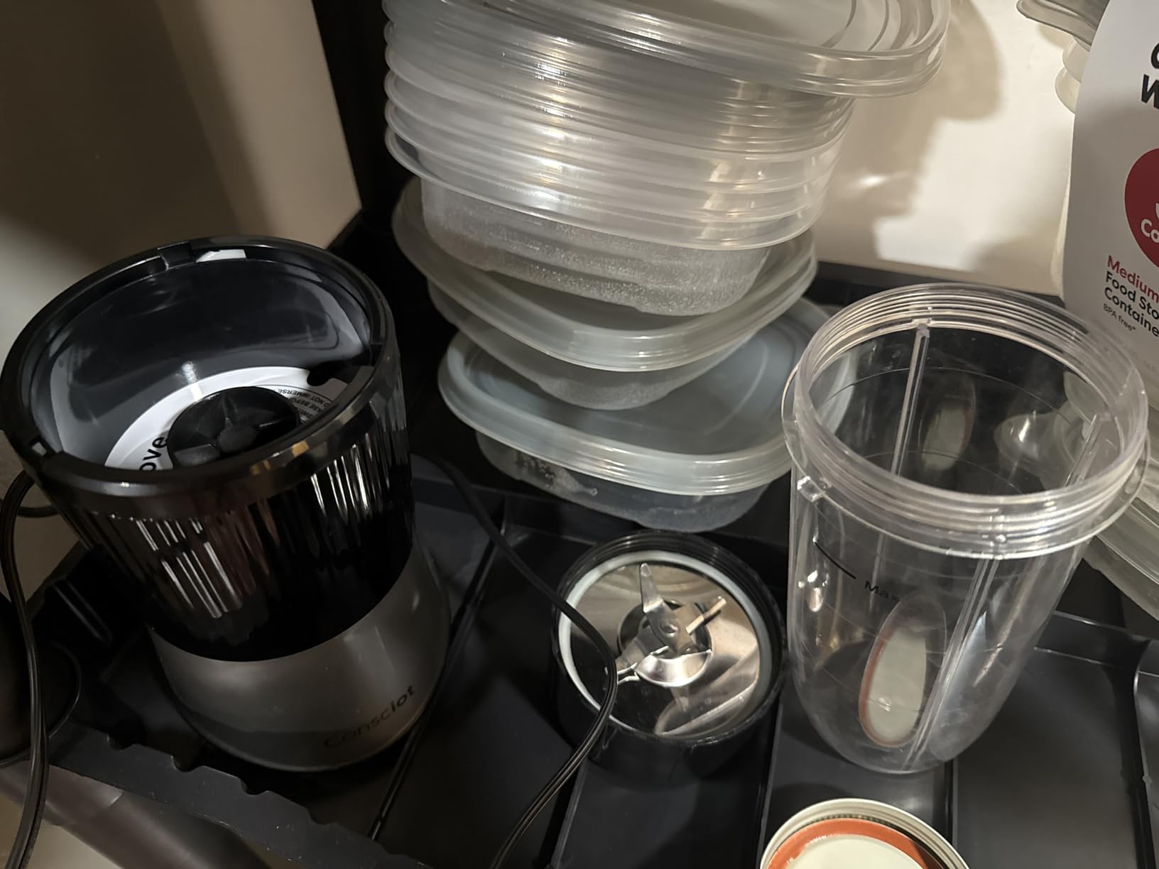 Consciot CB08 11-Piece Blender for Kitchen and Personal Size, Blend Shakes and Smoothies, Frozen Drinks, Baby Food, Spreads & More, 3 Portable To-Go Cups & 2 Spout Lids & 1 Solid Lid, 900 Peak Watts - Customer Photo 2