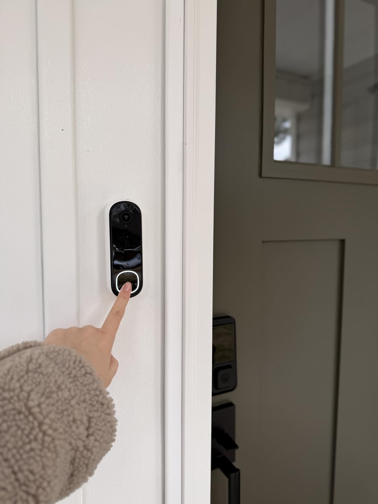 Arlo Video Doorbell 2K + Chime 2 (2nd Gen, Latest Release), Wireless or Wired Option, 2-Way Audio, Night Vision, Head to Toe View, Package Detection, Person & Vehicle Recognition, 1-Month Secure Plan - Customer Photo 1