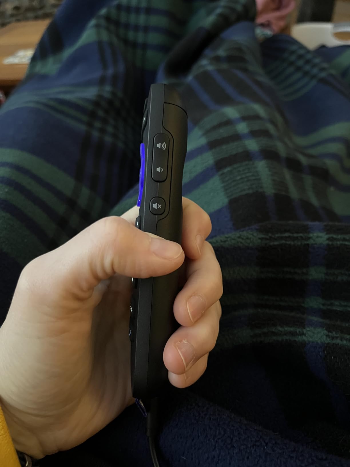 Roku Ultra - Ultimate Streaming Player - 4K Streaming Device for TV with HDR10+, Dolby Vision & Atmos - Bluetooth & Wi-Fi 6- Rechargeable Voice Remote Pro with Backlit Buttons - Free & Live TV - Customer Photo 2