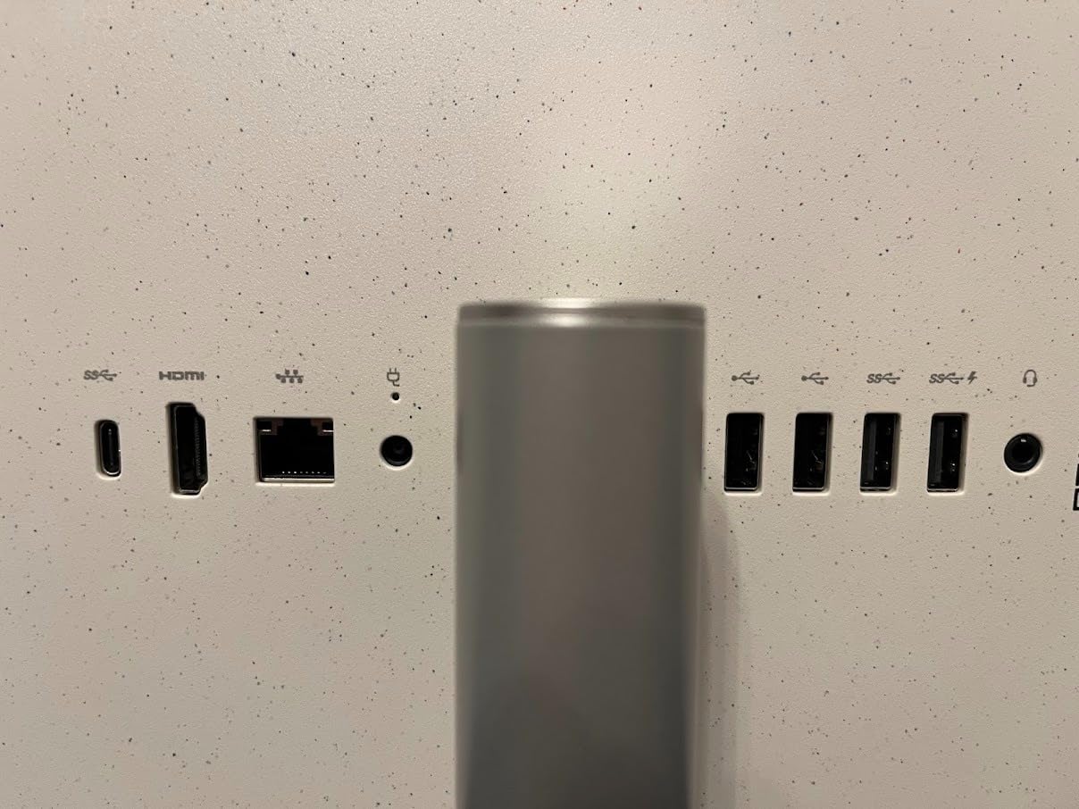 HP 27 inch All-in-One Desktop PC, FHD Display, AMD Ryzen 7 7730U, 32 GB RAM, 1 TB SSD, AMD Radeon Graphics, Windows 11 Home, 27-cr0012 (2024) - Customer Photo 1