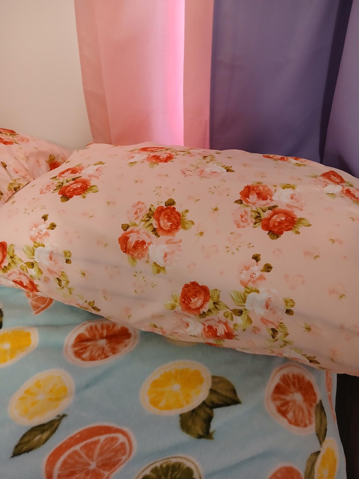 CozyLux Pillows Queen Size Set of 2, Soft and Supportive 3D Down Alternative Bed Pillow for Sleeping 2 Pack White, Luxury Hotel Quality Gusseted Bedding Pillow for Back, Stomach or Side Sleepers 18x28 - Customer Photo 1