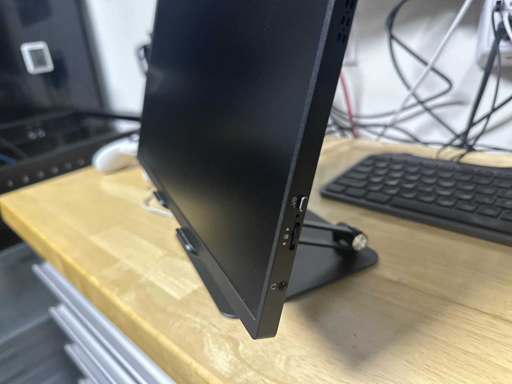 UPERFECT OLED Portable Monitor 16